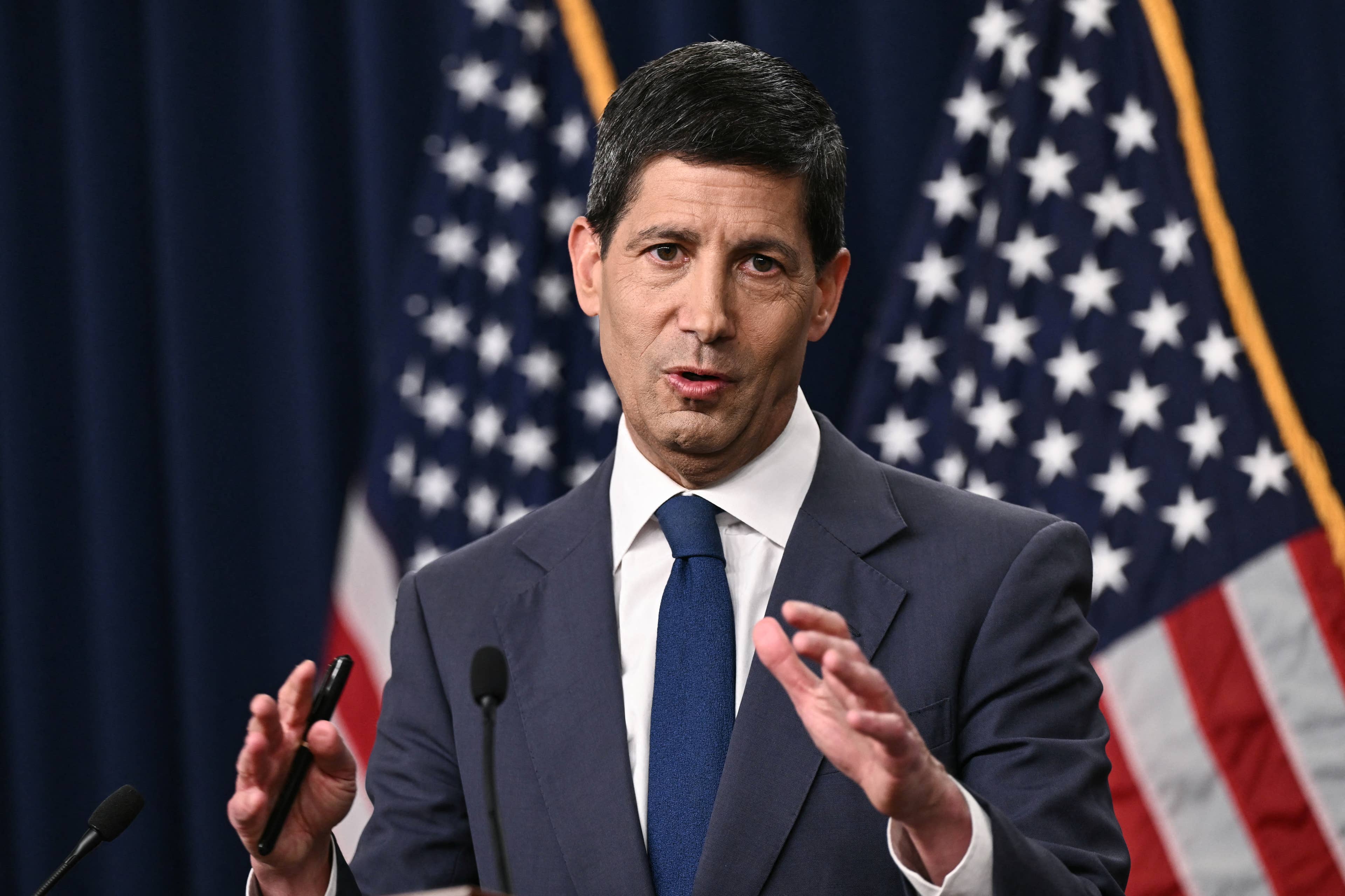 Goldman flips on Fed rate hike, then backtracks on September forecast