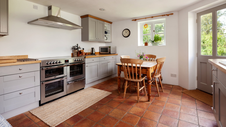 This Outdated Kitchen Flooring Is Finally Coming Back And Needs Less 