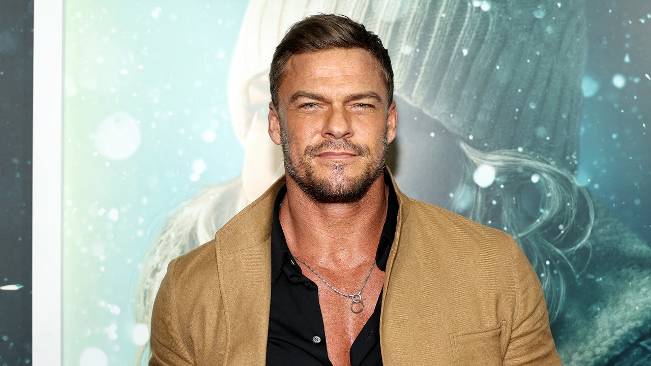 Uplot Point Style 'Reacher' star Alan Ritchson exposes alleged extortion plot that ...