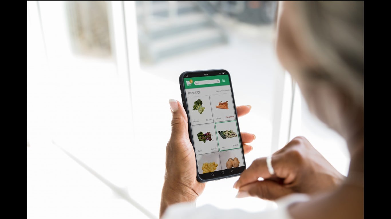 Should You Buy the Instacart Dip Even After Costco Just Let DoorDash In?