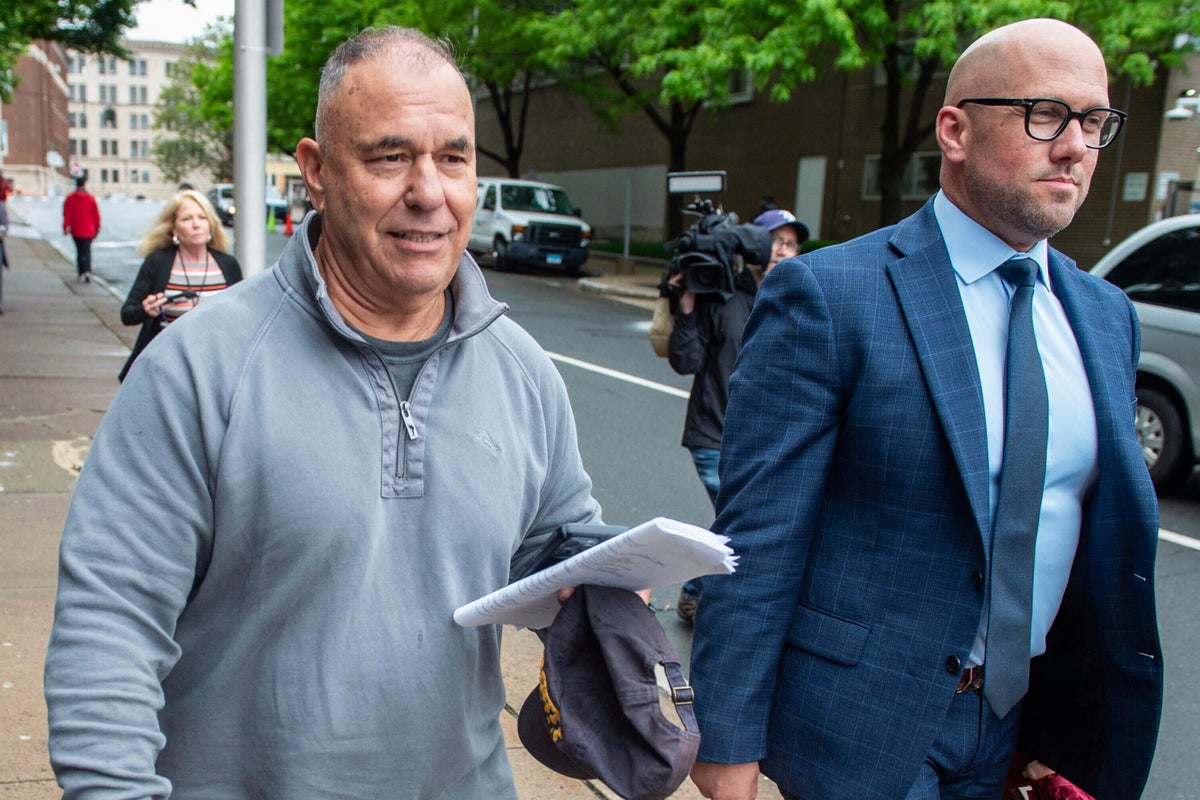 New Photo - Ex-Connecticut official flees US by boat and plane ahead of corruption sentencing