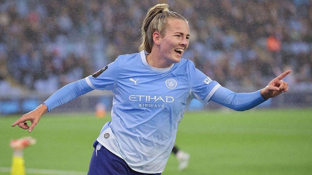 New Photo - Man City score two late goals to beat Liverpool 4-2
