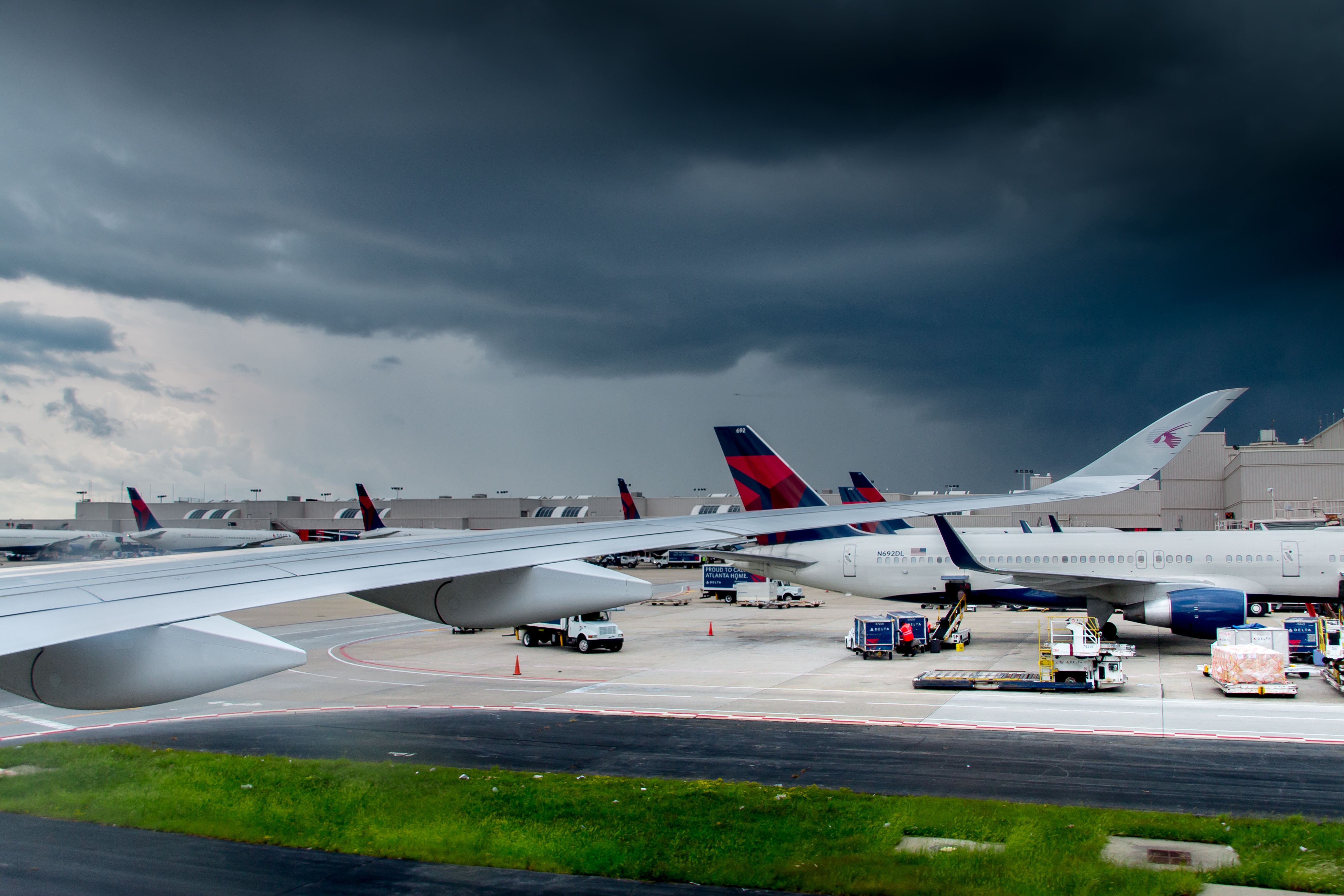 Delta In Science Delta Air Lines' Cancellation Meltdown Continues For A Second Day In A ...