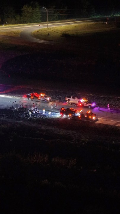 Longview Explsion Trailer explosion ignites I-20 median and shoulders in Marshall - AOL
