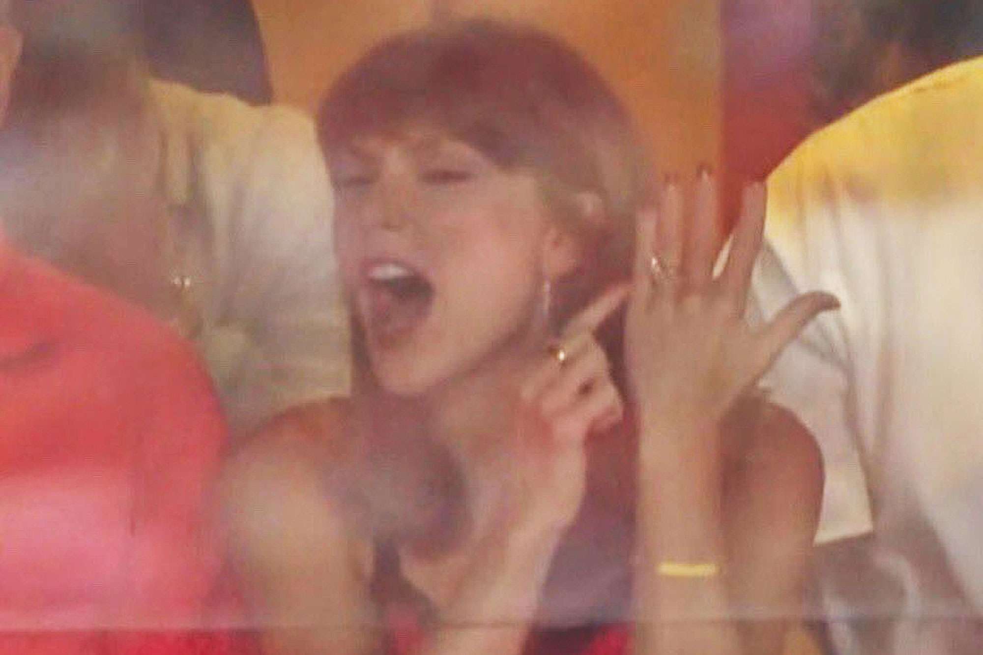 Taylor Swift Flashes Wedding Ring After Travis Kelce Scores His First Touchdown of the Season