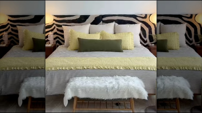 The 2000s Bedroom Trend Bringing A Bold Look Back Into Homes - AOL