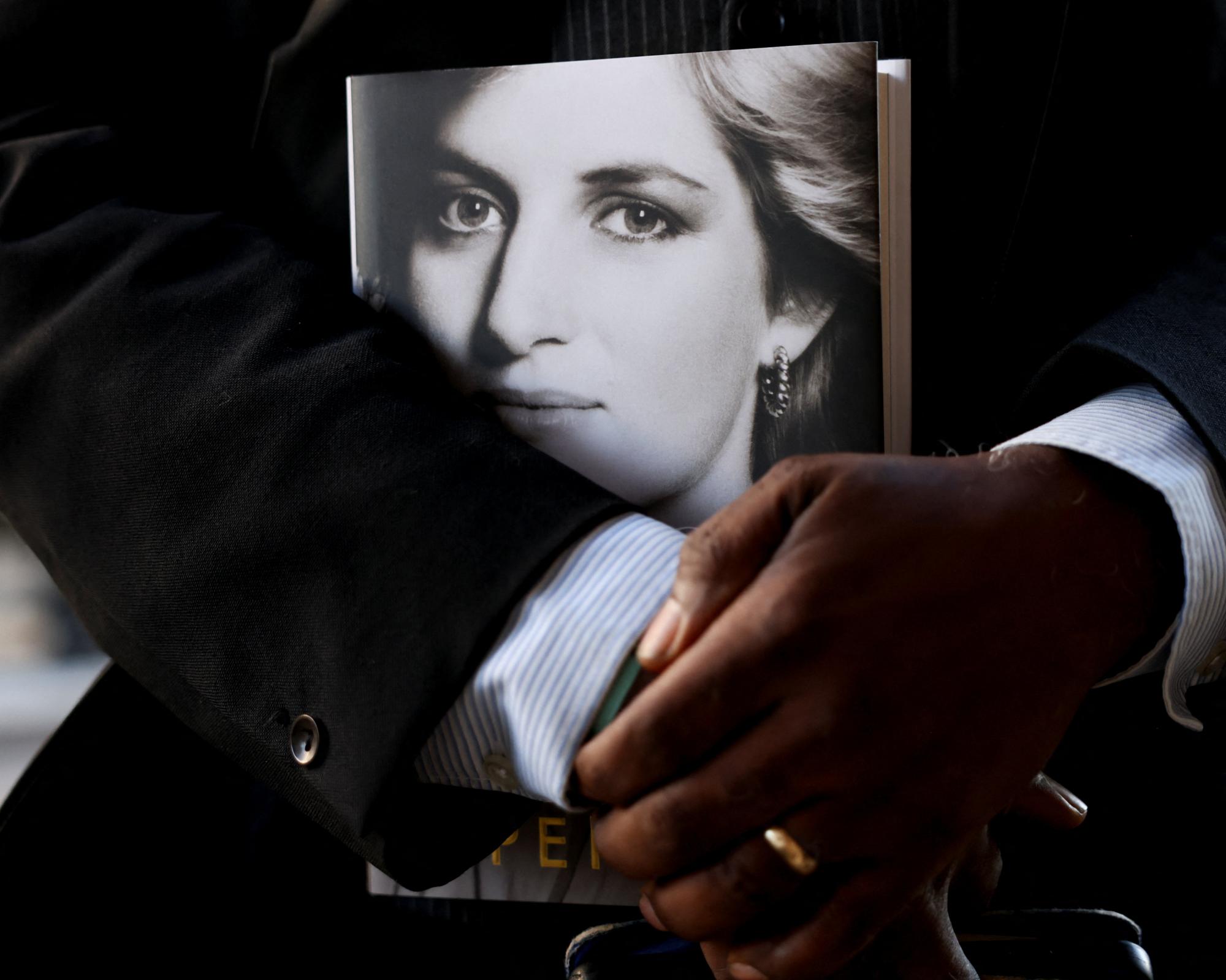 Swan Song by Charles Spencer review – a furious exercise in score-settling by Diana's brother