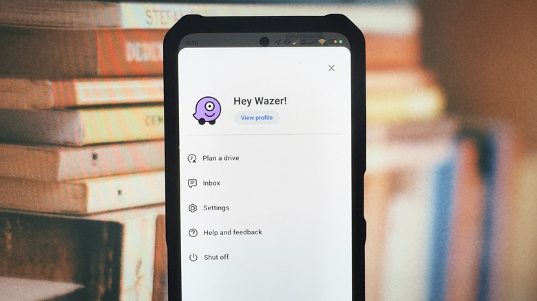Phone showing Waze's Shut off feature to turn off Waze