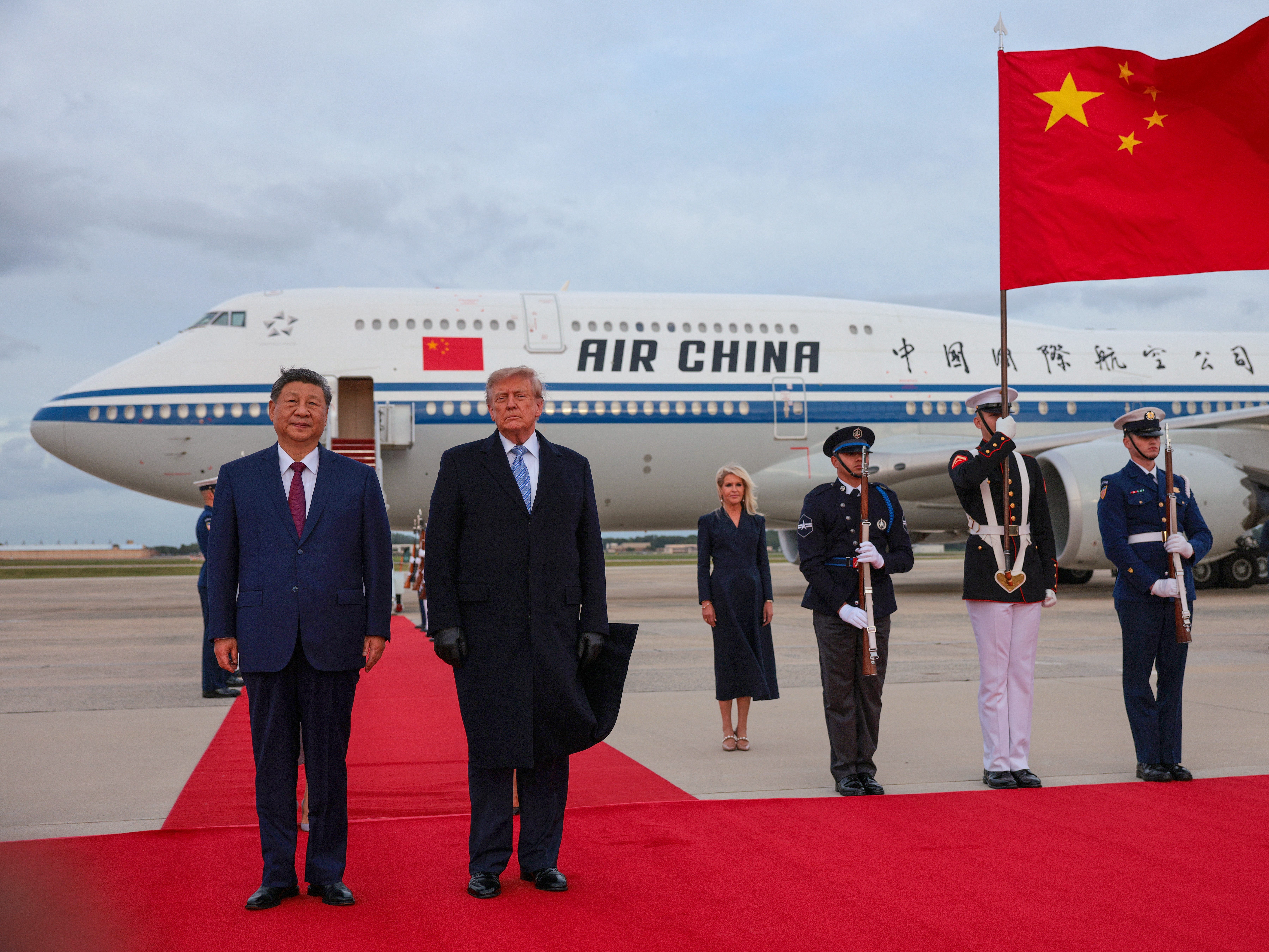 See the luxurious, heavily fortified presidential jets that world leaders use for official travel - AOL