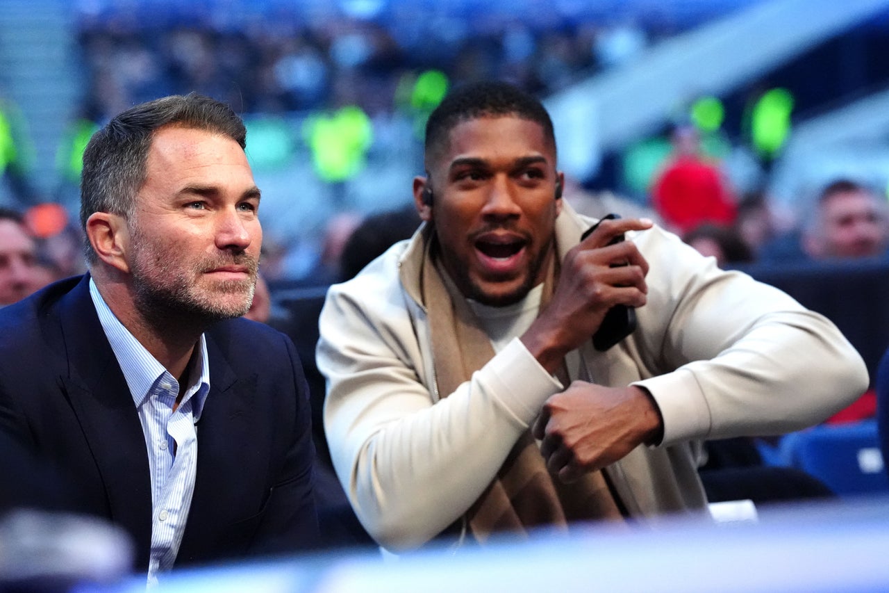 New Photo - Tyson Fury claims Anthony Joshua fight is off and calls rival ‘yellow-bellied coward’