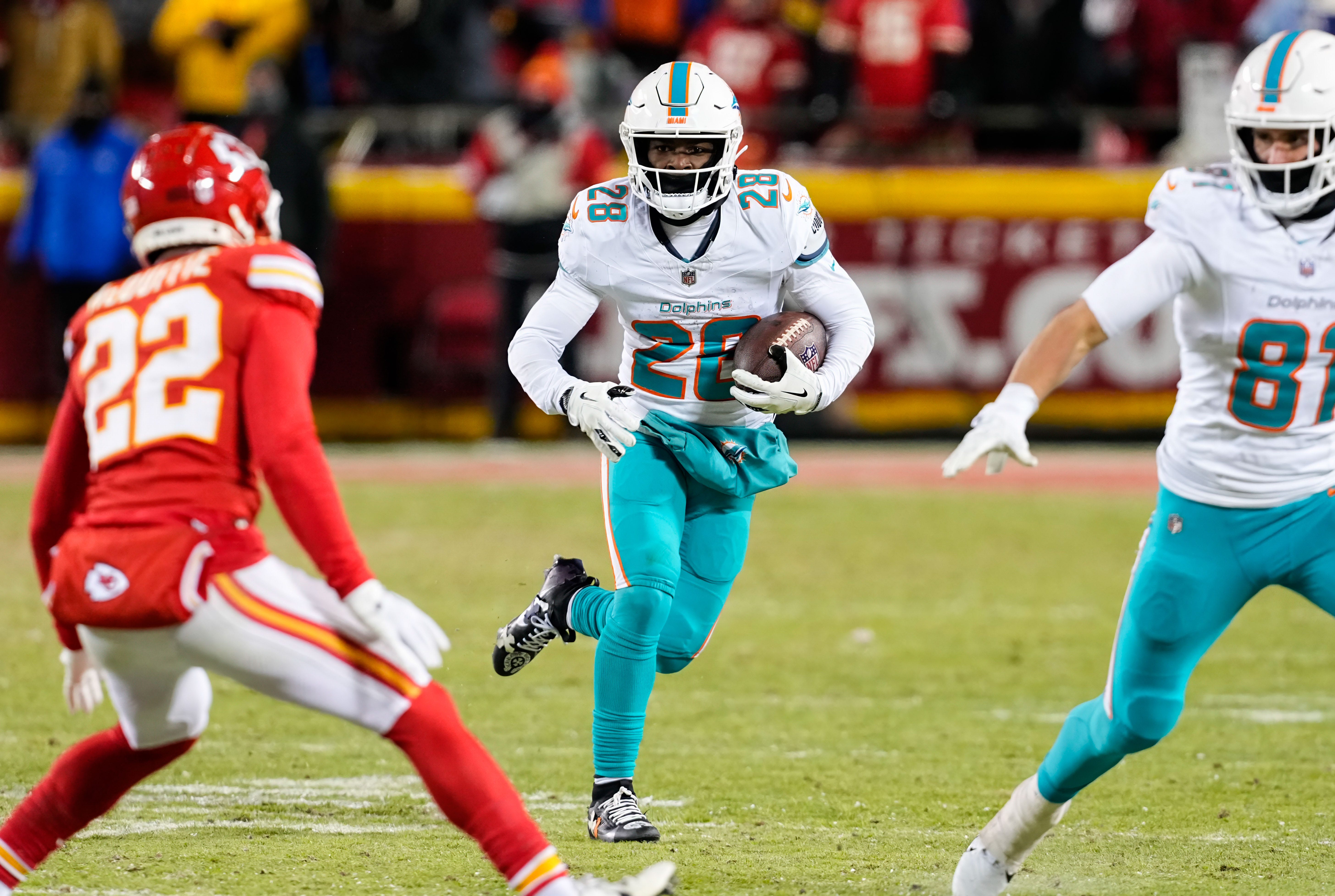 What channel is Chiefs at Dolphins game today live? Streaming, NFL TV schedule - AOL