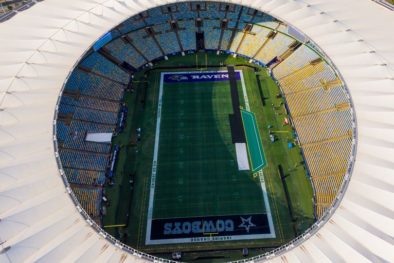 New Photo - JJ Watt offers close inspection of 'disgraceful' NFL surface in Brazil