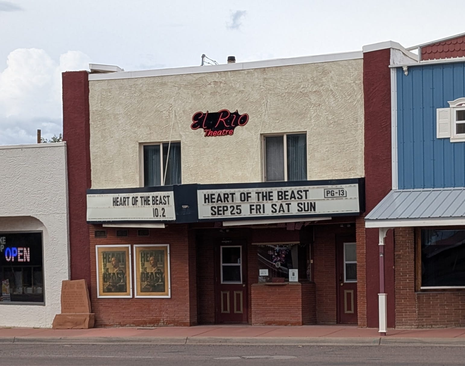 Arizona's oldest movie theater is still playing movies 111 years later ...