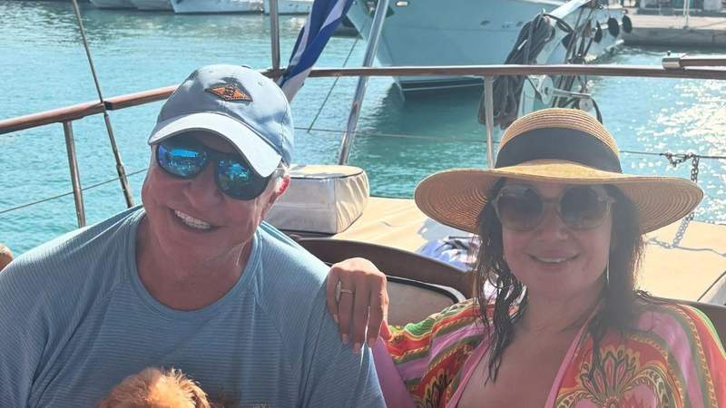 Ana Navarro and her husband kept the diagnosis private to keep people from feeling sorry for him. @ANANAVARROFL/ INSTAGRAM