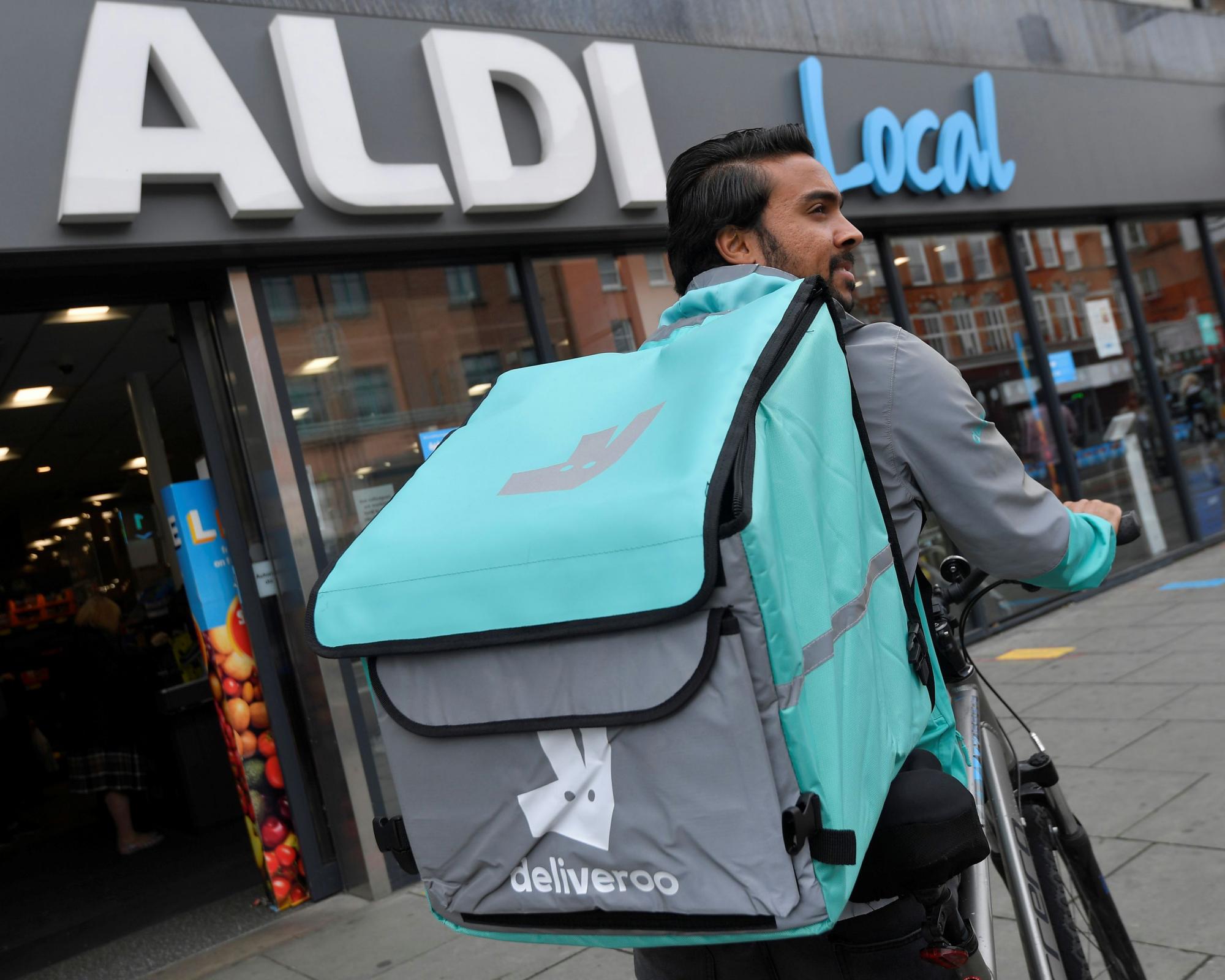 Aldi to invest £900m in the UK and open 40 more stores next year