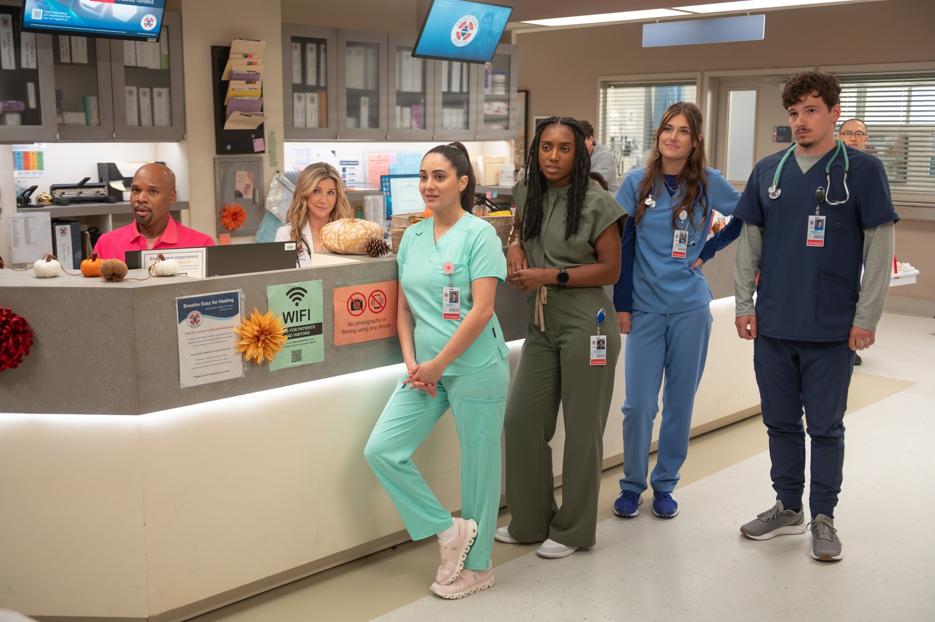 New Photo - Zach Braff, Donald Faison, Sarah Chalke, Ava Bunn talk season 2 of 'Scrubs' revival