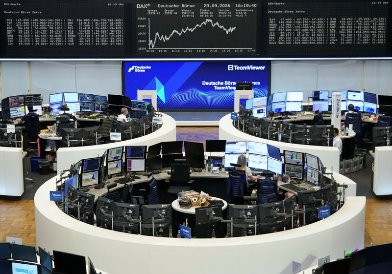 Stoxx 600 Falls 2.5% in September as Bond Yields Surge