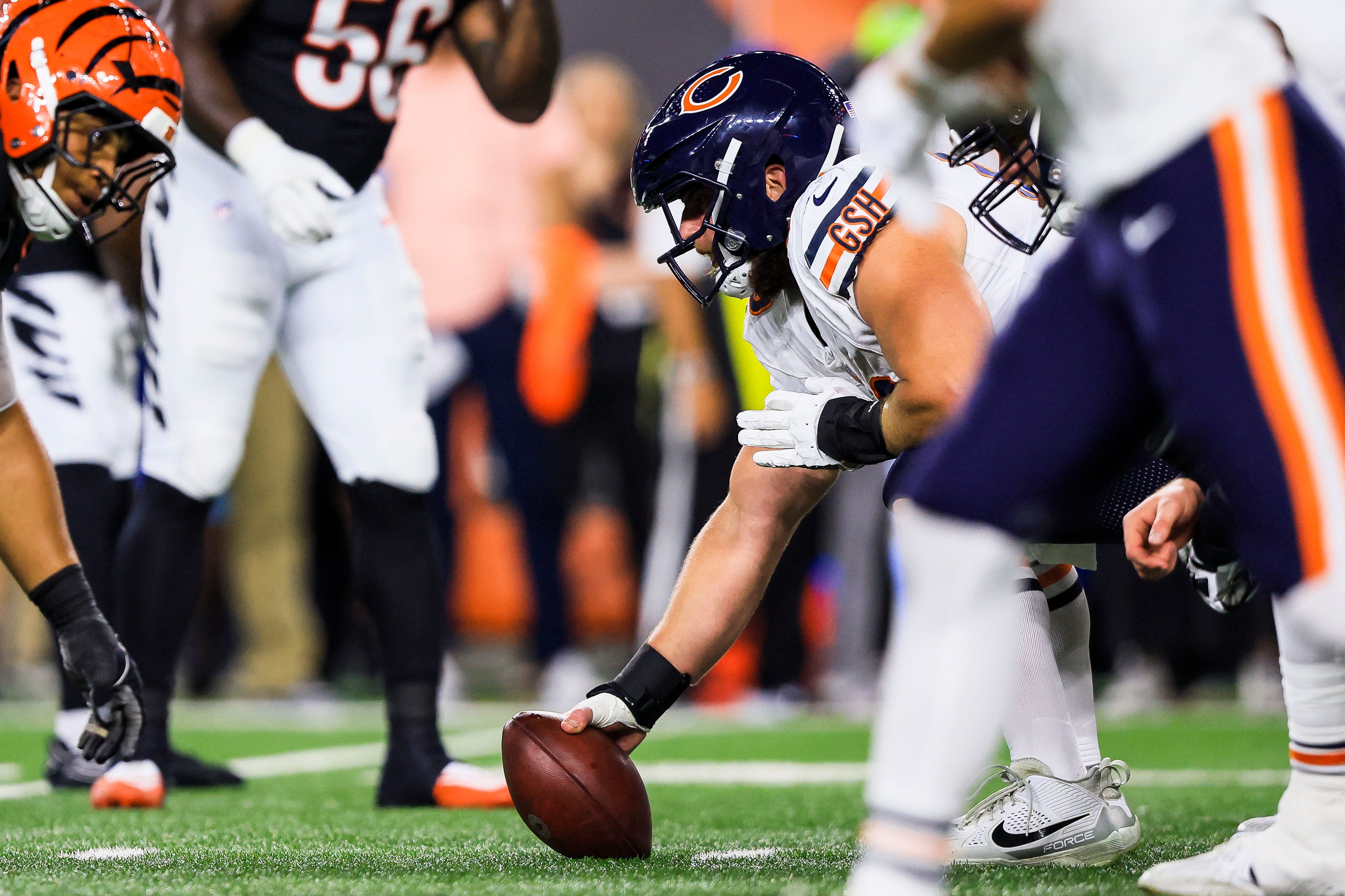 Ravens sign 2 offensive linemen, promote K’Von Wallace to active roster ...