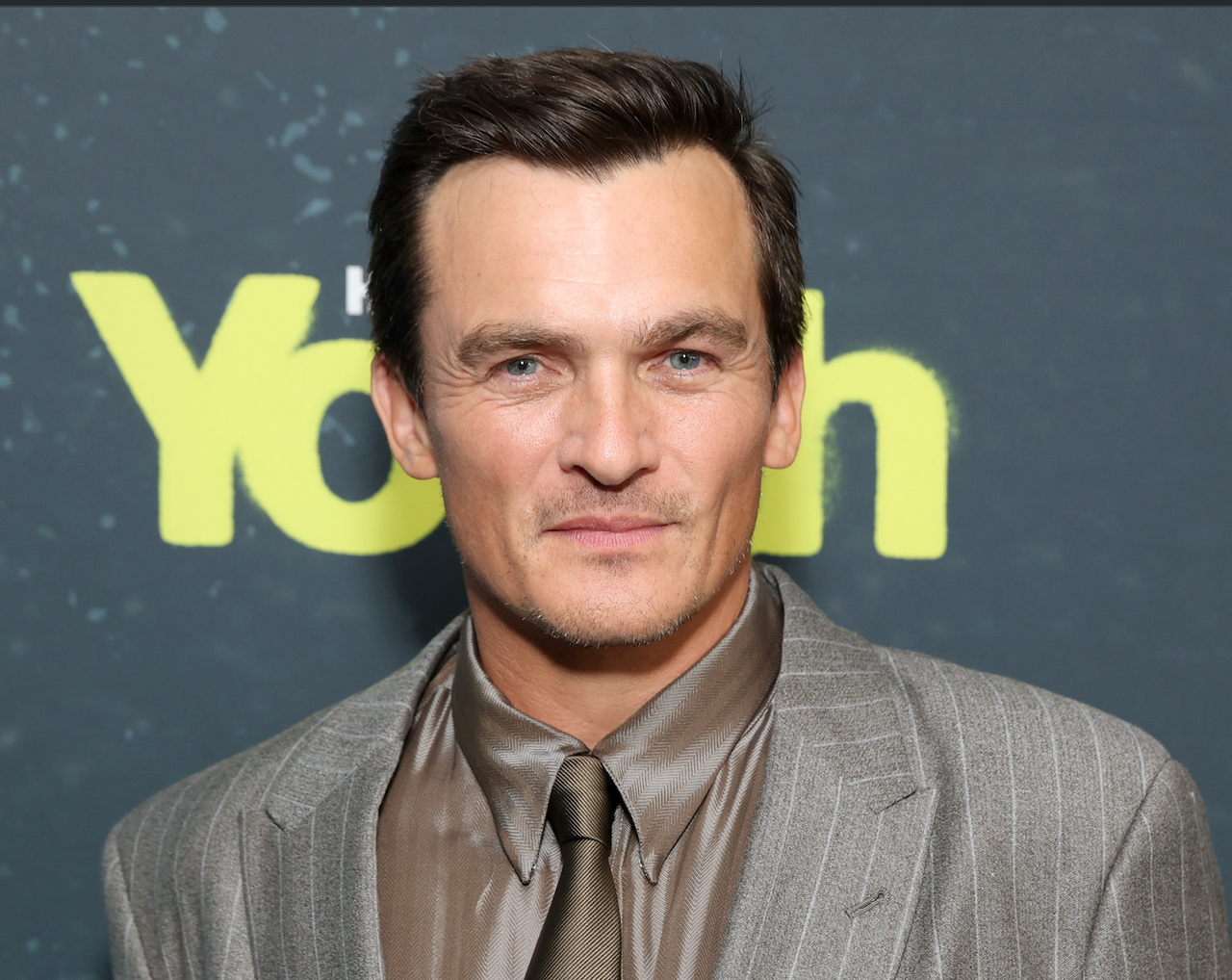 New Photo - Rupert Friend explains why he intentionally tanked his own James Bond audition
