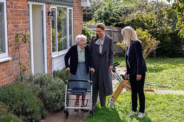 New Photo - Princess Kate helps 94-year-old board minibus for lunch club outing
