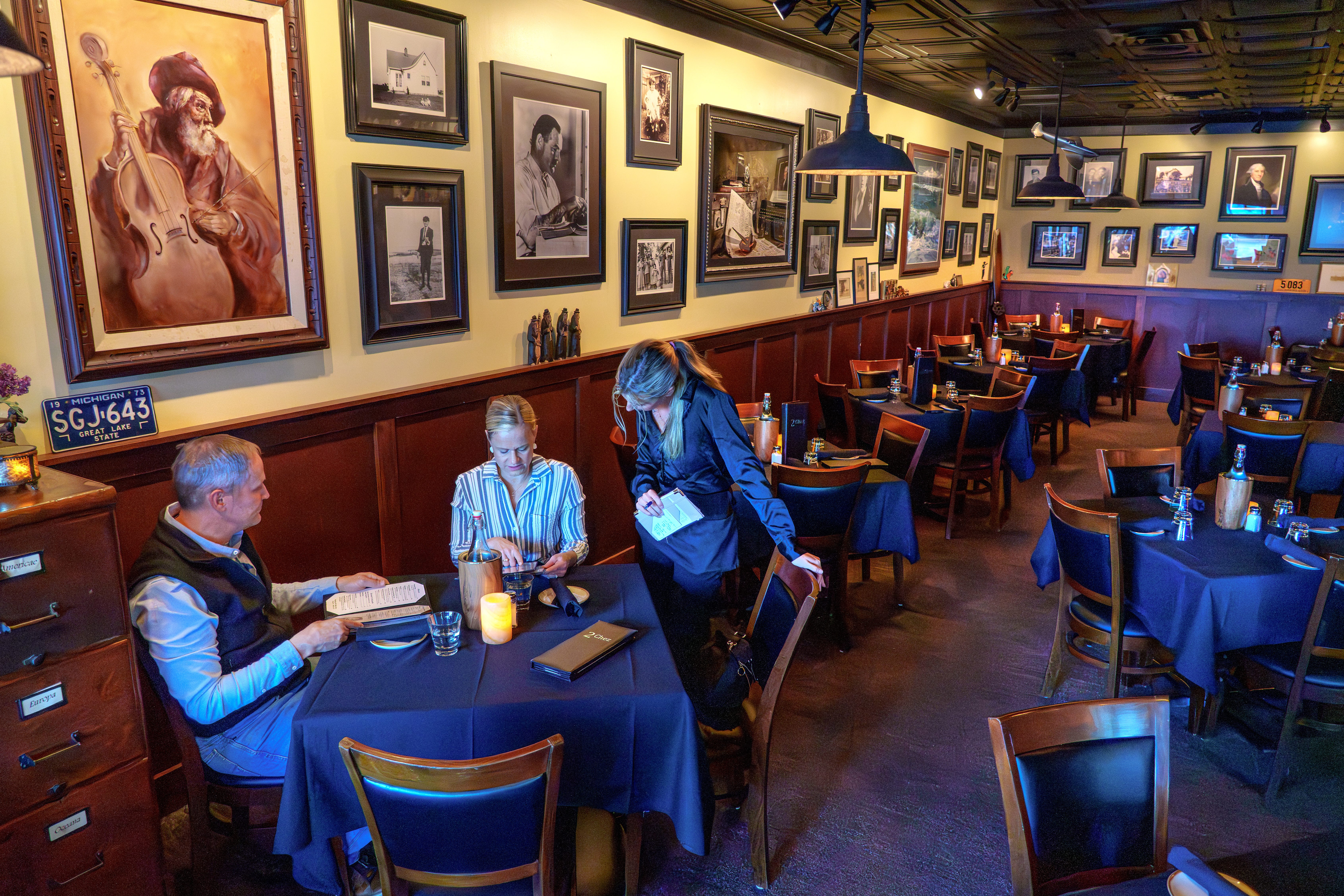 Peoria fine dining restaurant taking short break - AOL