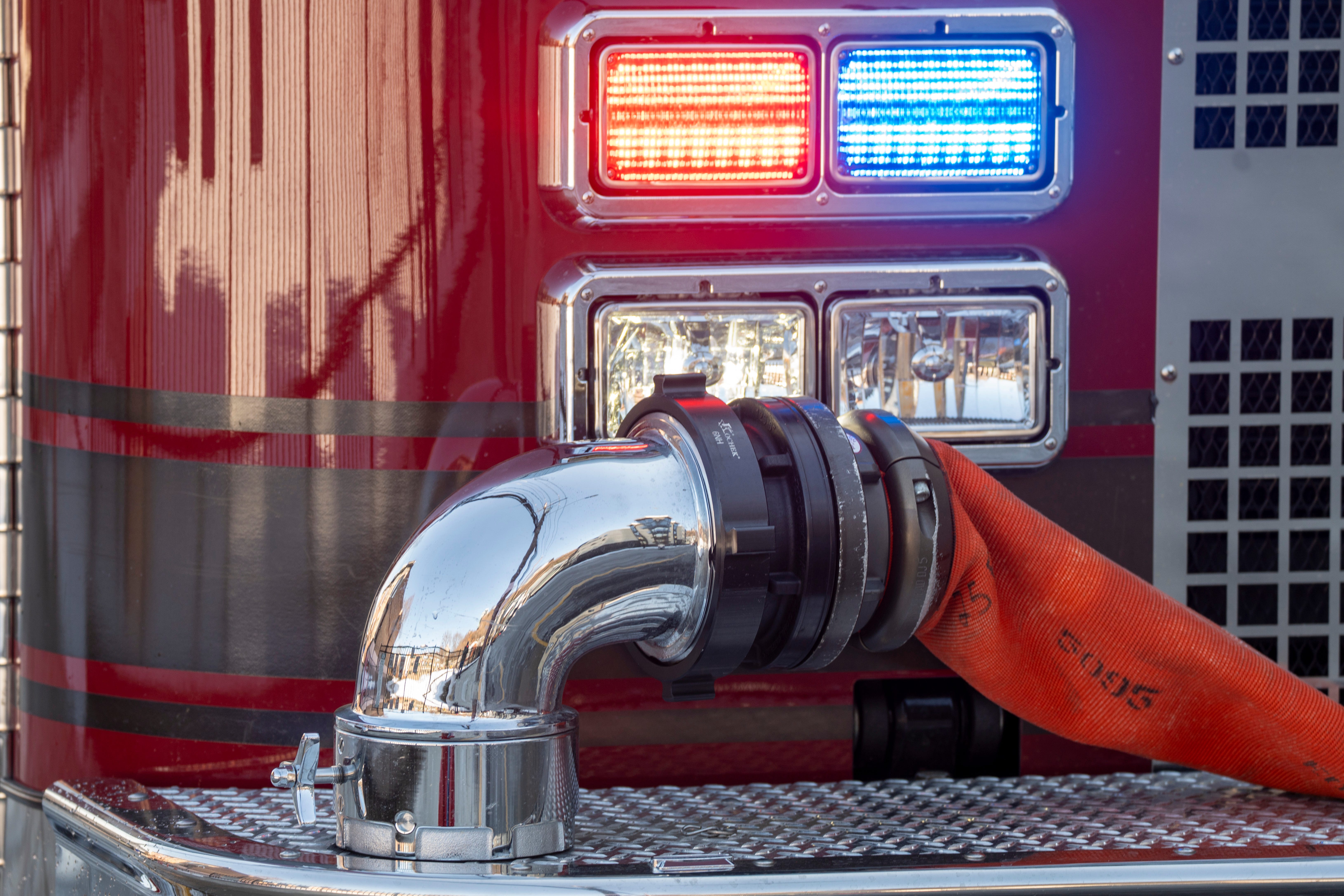 Four-alarm fire in Jersey City turns fatal - AOL