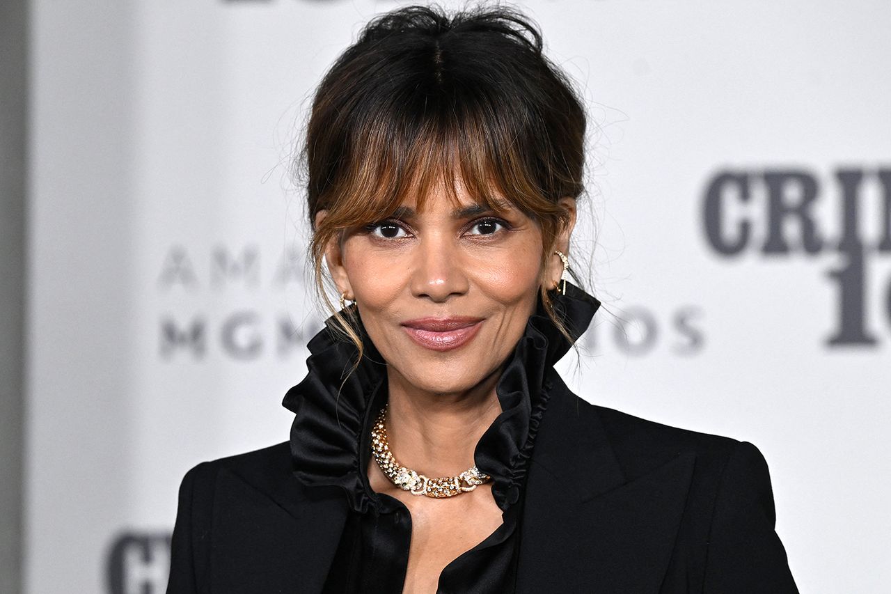 New Photo - Text Messages Between Halle Berry and Ex Olivier Martinez Show Actress Saying ‘I Feel Terrible’ About Fight with Son: ‘I Know He Does As Well’
