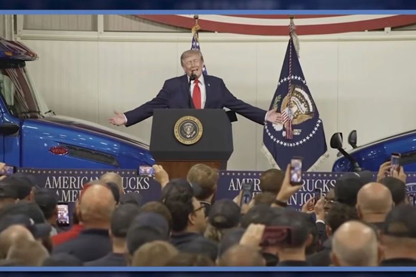 New Photo - Jimmy Kimmel makes crude Donald Trump joke as he shares warning to the president
