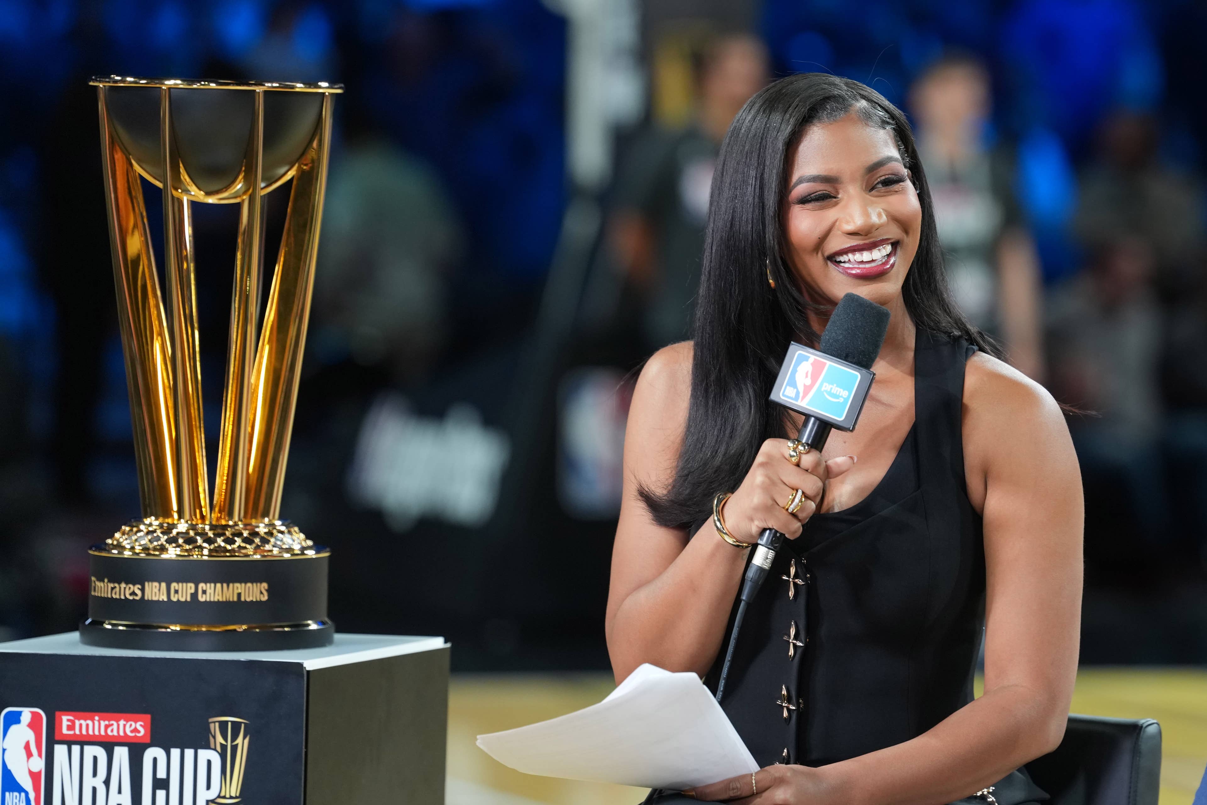 Sideline Reporter Taylor Rooks Sends NFL Fans Into Frenzy Over Gym ...