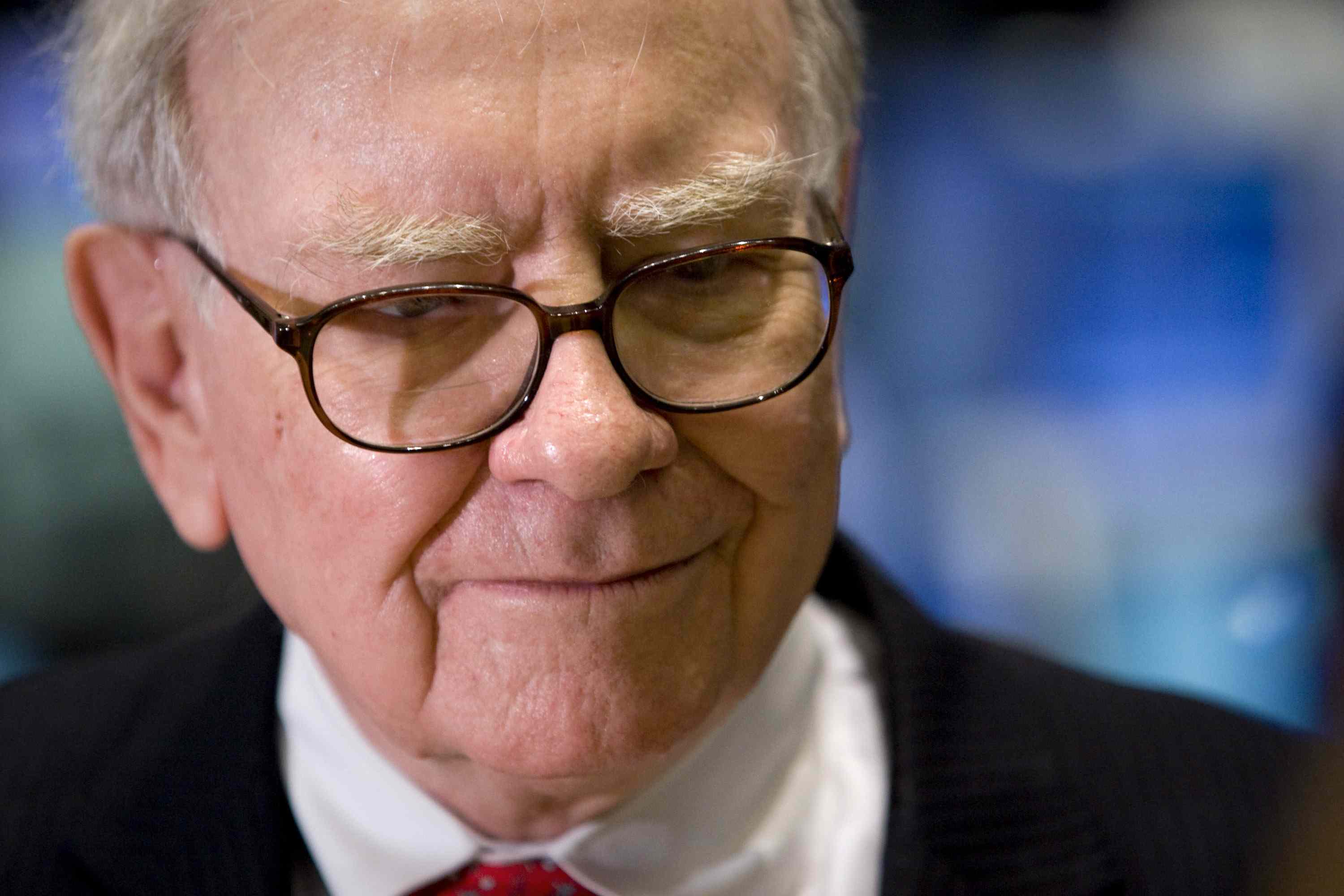 How Warren Buffett’s Snowball Metaphor Explains the Power of Compounding and Success