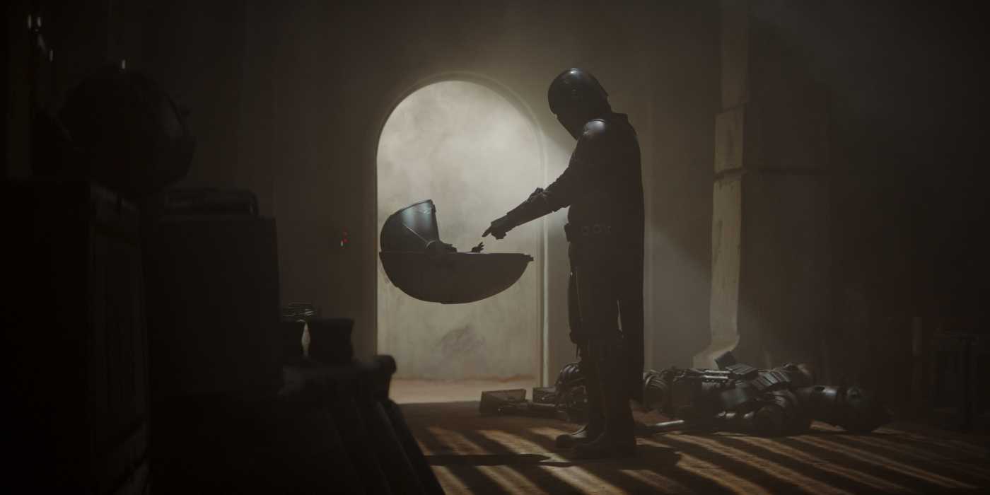The Mandalorian meets Grogu at the end of 'The Mandalorian' Season 1, Episode 1