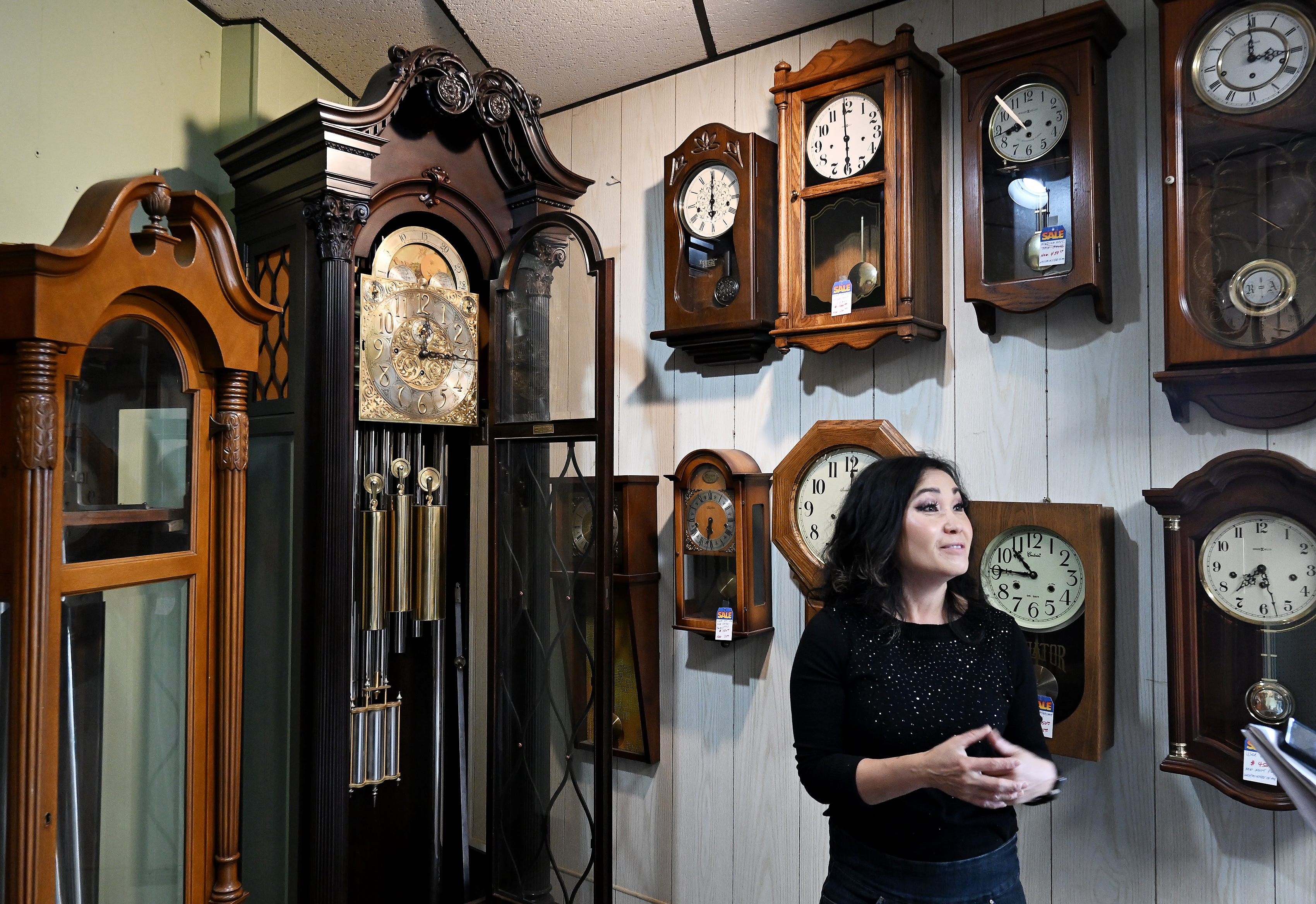 When do clocks fall back? 2026 daylight saving time start and end - AOL