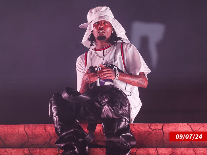 Lucki Rapper Wallpapper Rapper Lucki Suffers Neck Laceration in Wild ComplexCon Brawl With ...