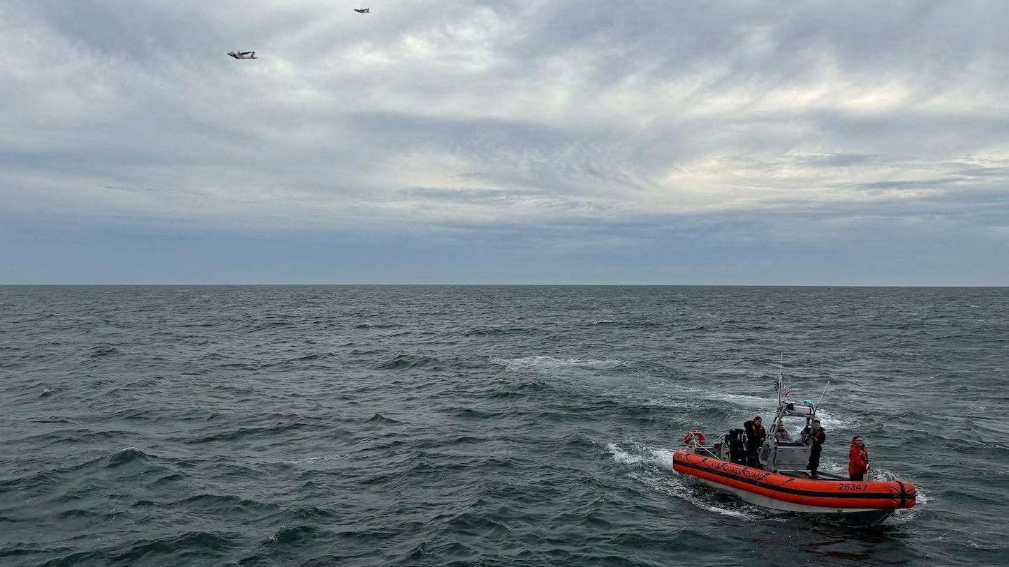All passengers presumed dead after plane went missing off US coast