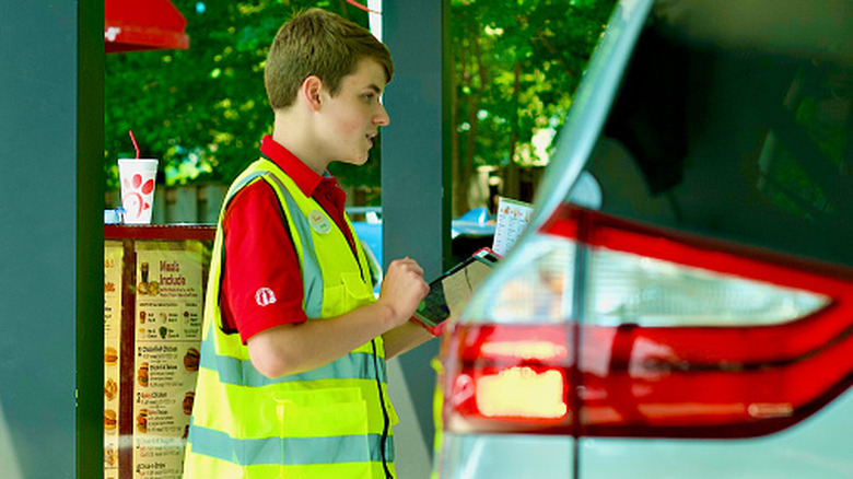 10 Rules Chick-Fil-A Employees Have To Follow - AOL