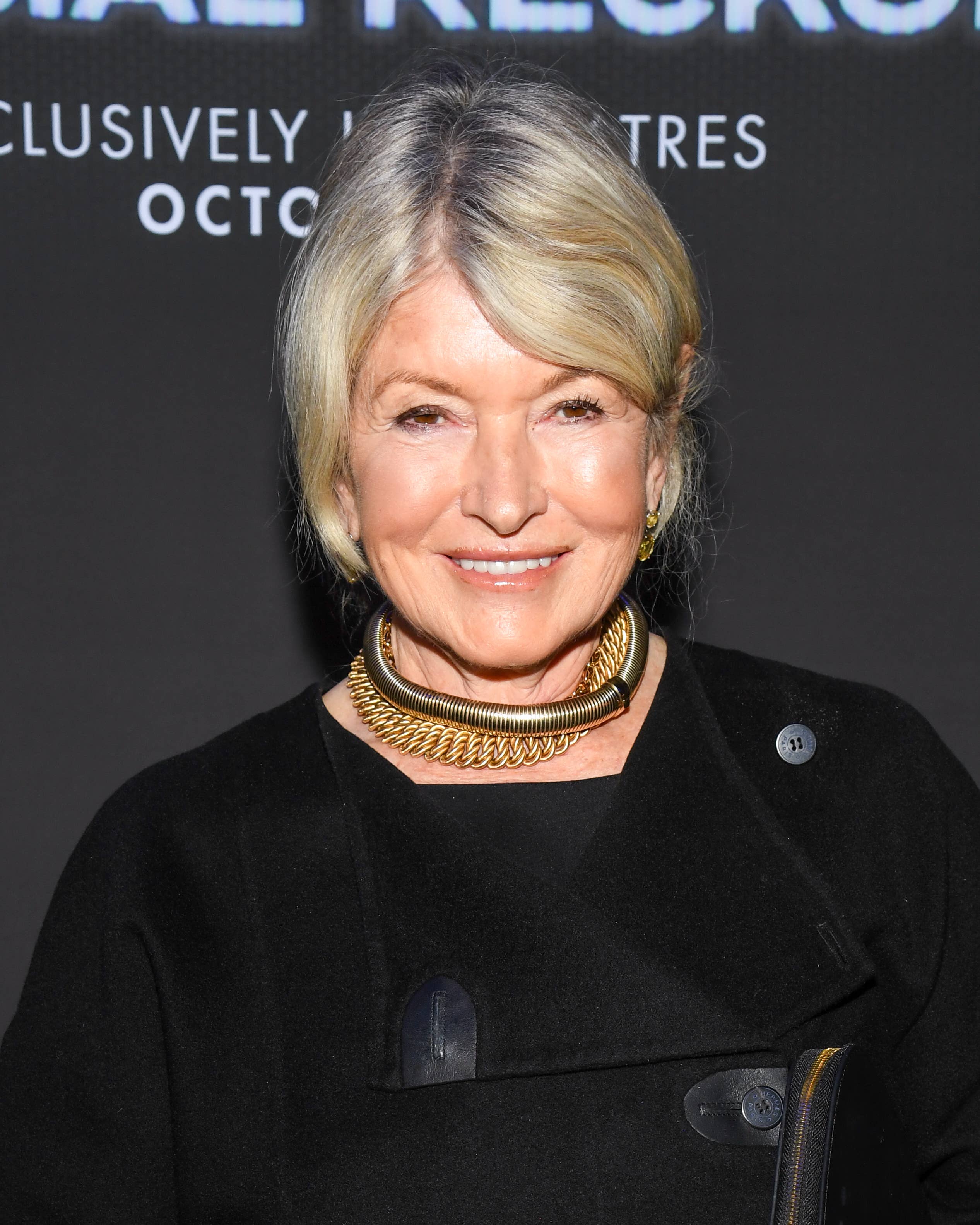 Martha Stewart Debuts Bold Pixie Cut at 85, Her Shortest Hairstyle ...