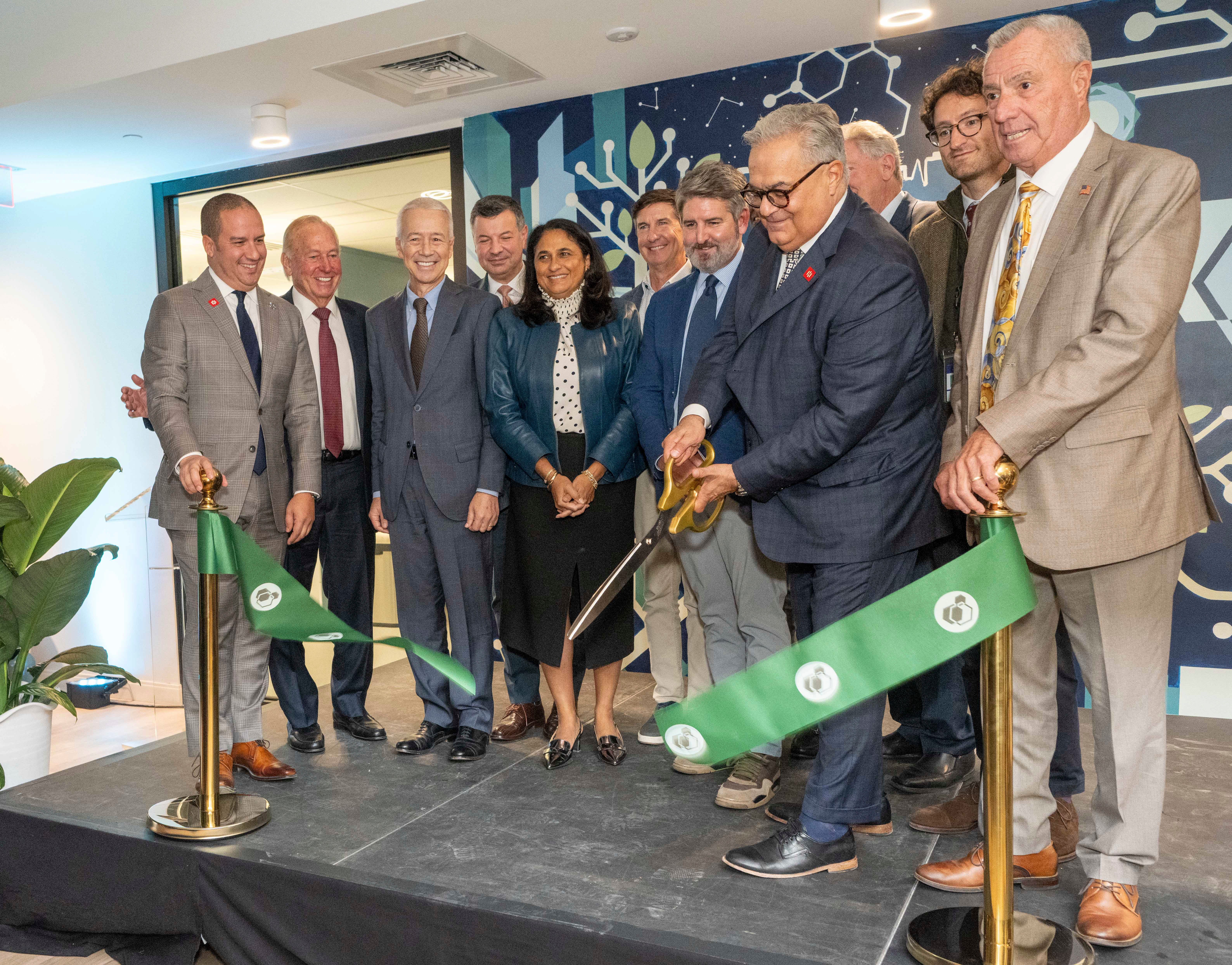 Science Innovbation New Jersey Innovation Hub opens at HELIX in New Brunswick - AOL