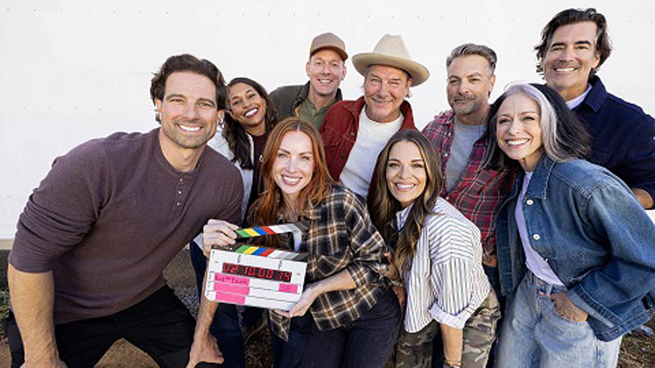 HGTV Brings Back 2 Beloved TV Stars for New Season of 'Rock the Block ...