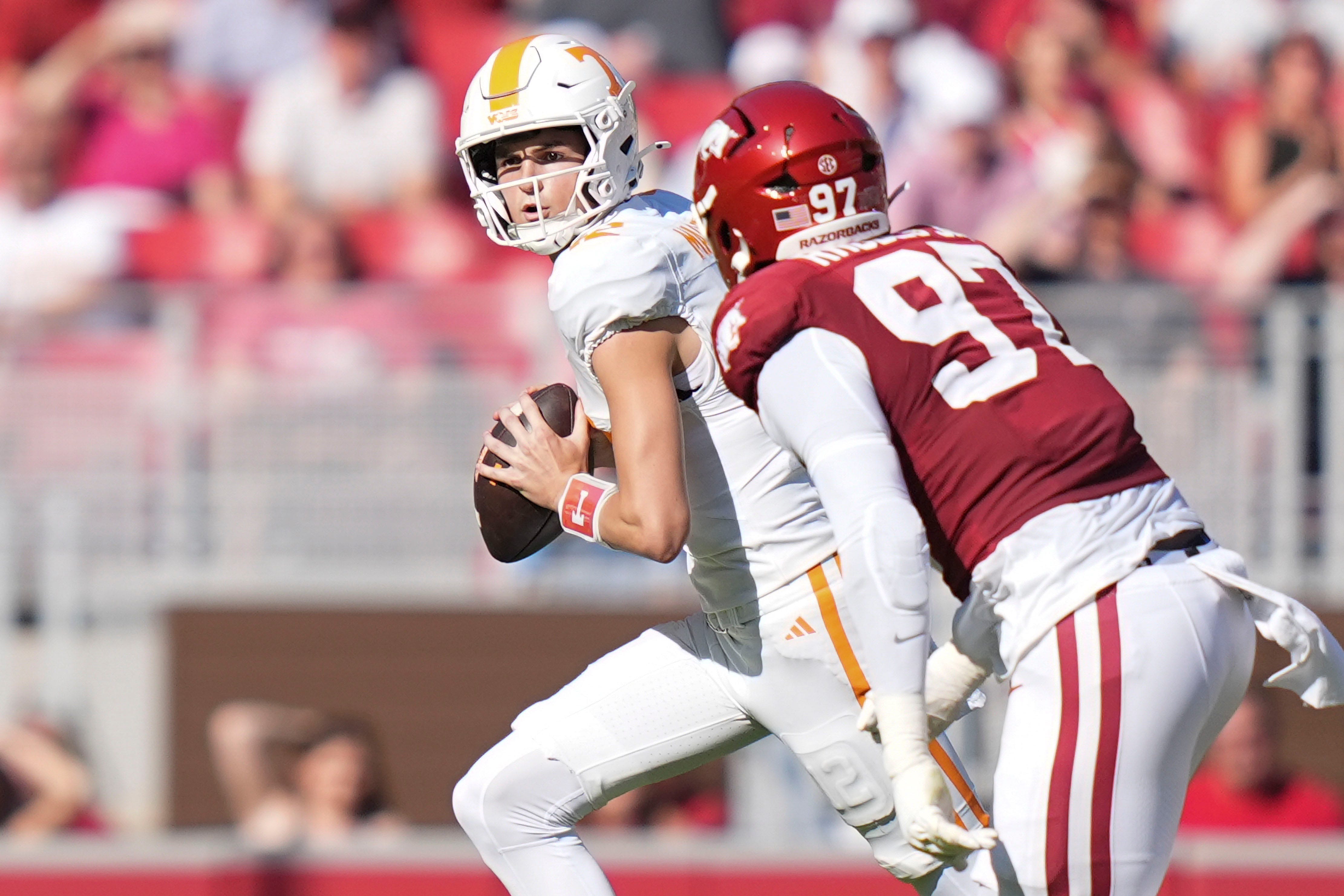 Science Ark George MacIntyre has inexplicable fumble for Tennessee football vs ...