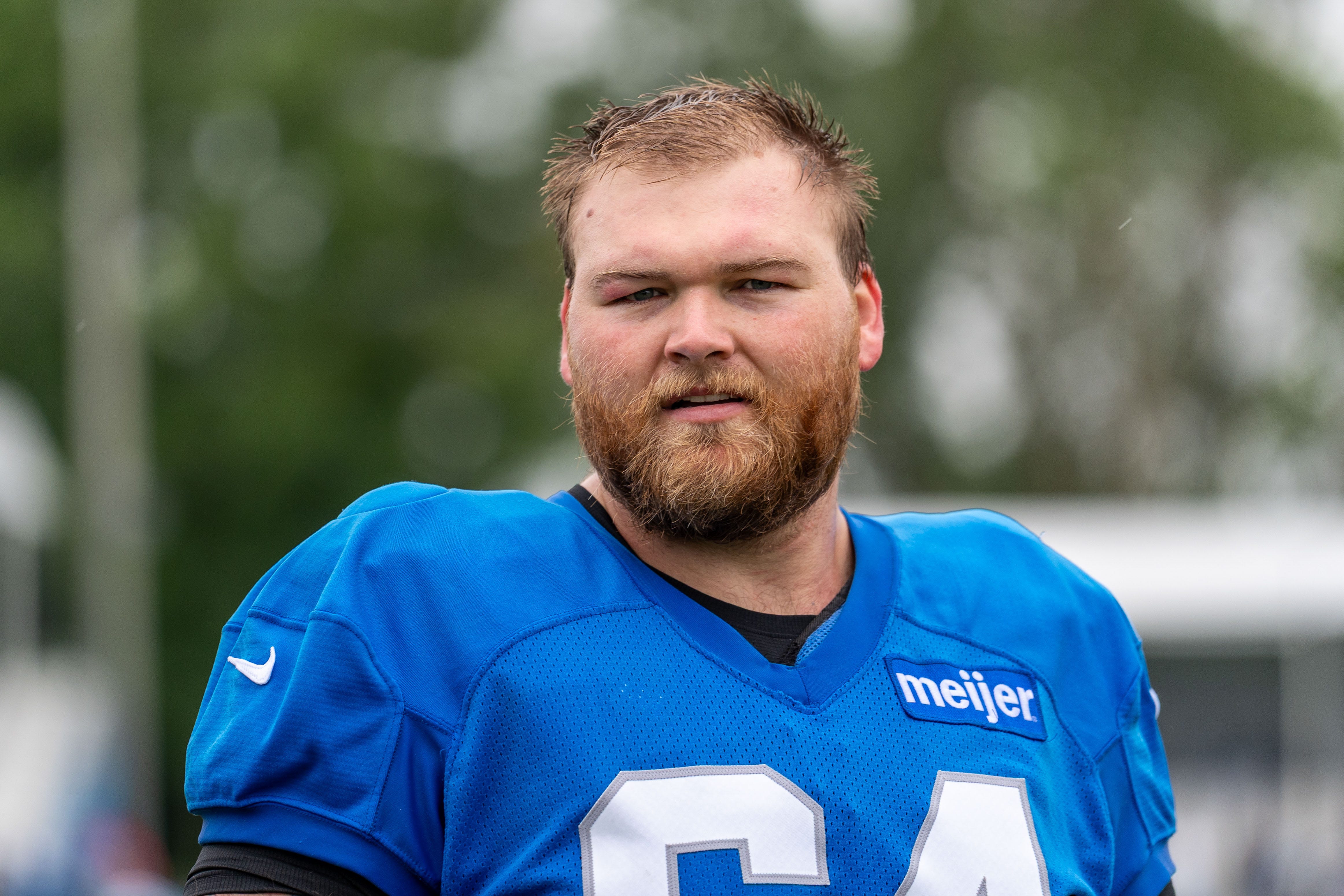 Cade Mays out in NFL Week 5 at Arizona - AOL