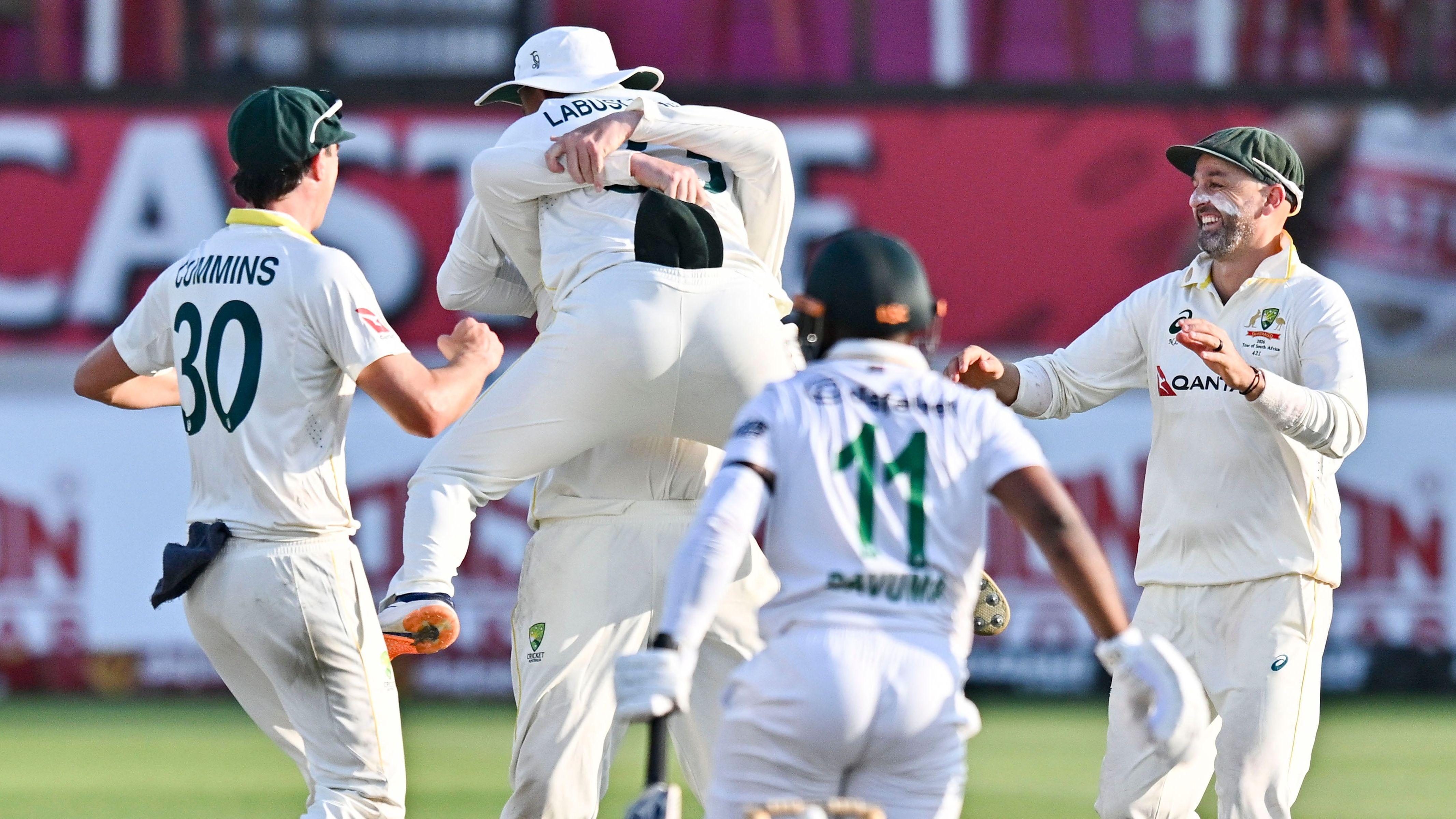 Renshaw delivers again as Australia close on win