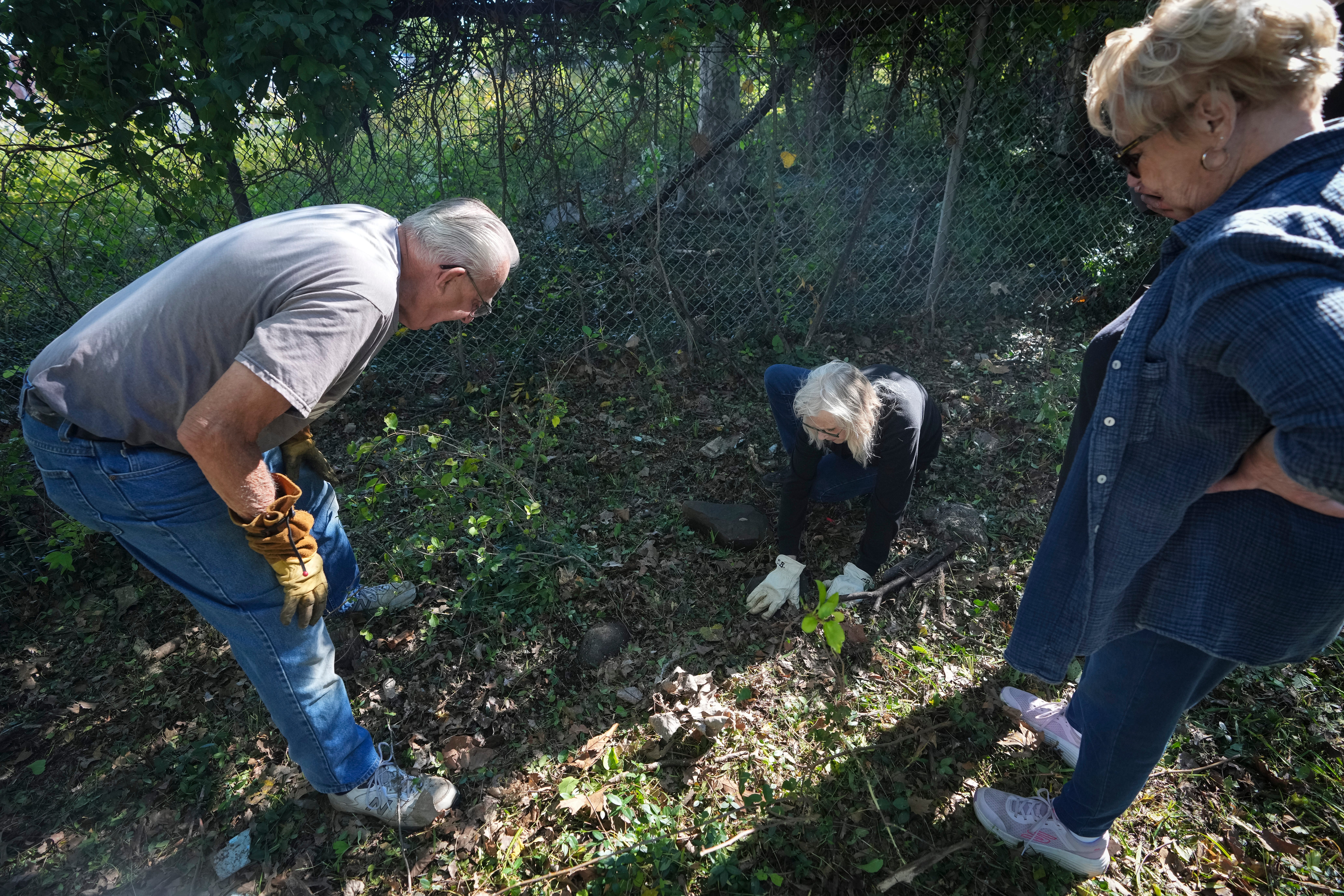 This Revolution-era graveyard in the North Jersey woods is being saved ...
