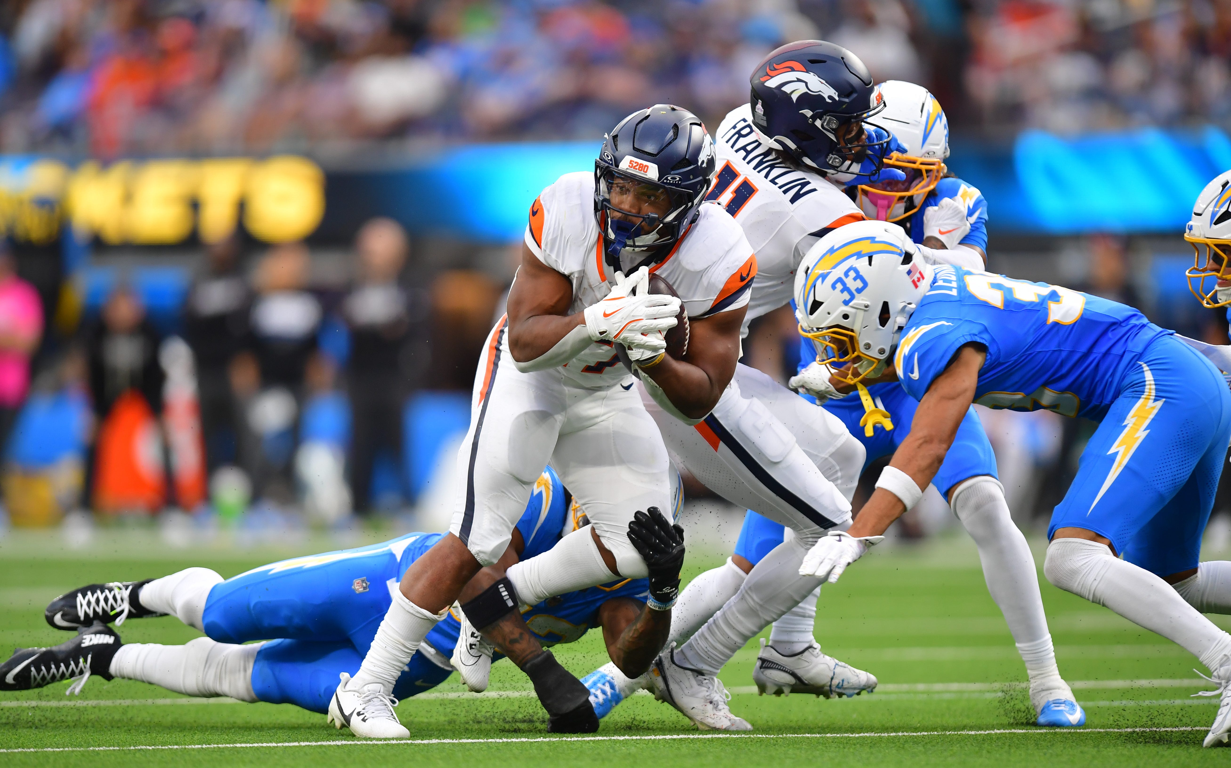 New Photo - Chargers receive pointed message from former running back J.K. Dobbins
