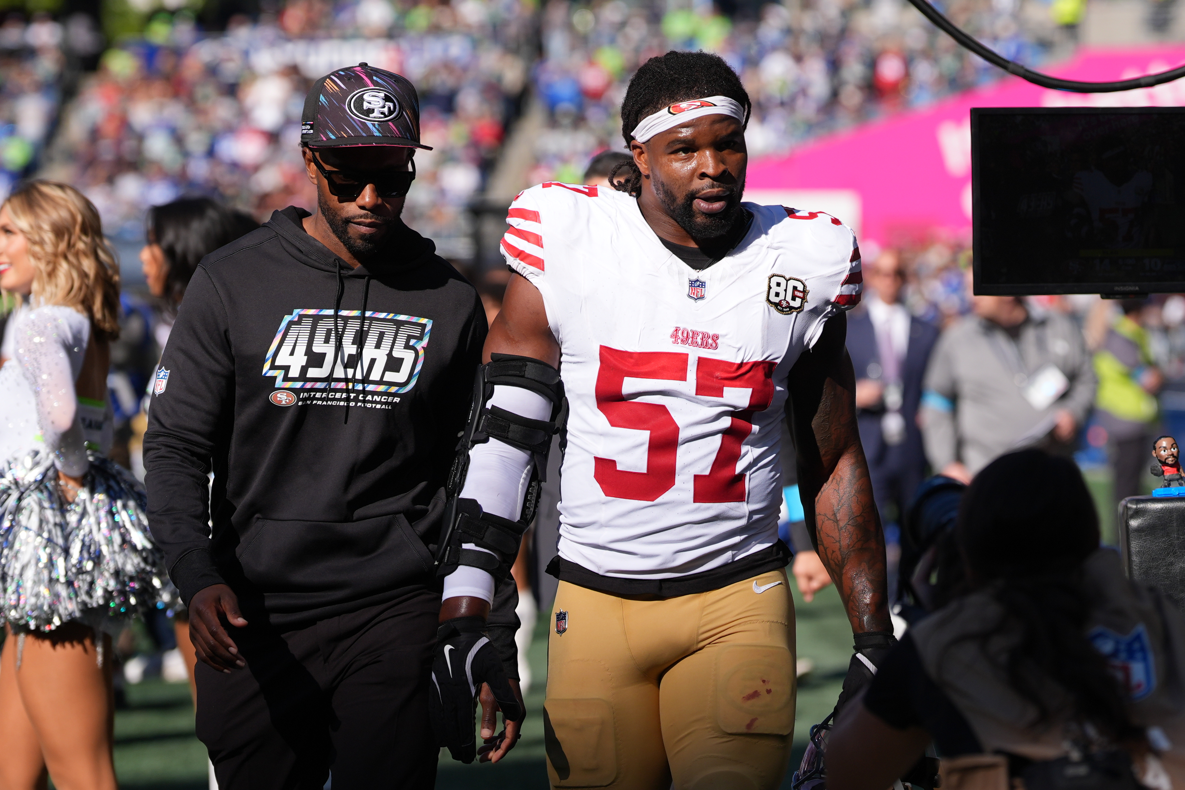 49ers LB Dre Greenlaw ejected after head-butting a Seahawks player - AOL
