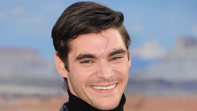 'Breaking Bad' Star RJ Mitte Dead at 34 as Officials Investigate ...