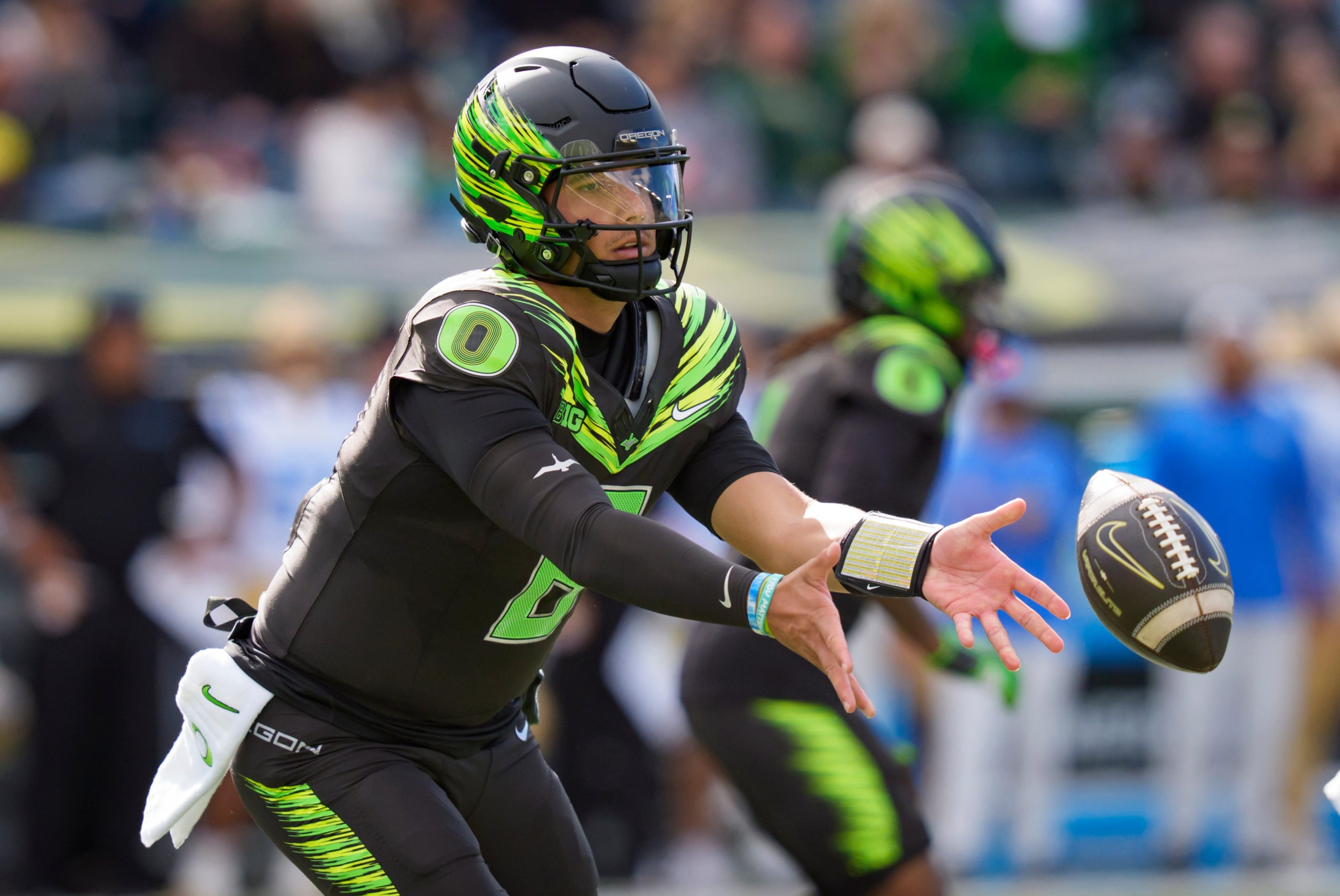 Mini Mahomes, Major Problem: Dylan Raiola Goes From Oregon’s Hero to ...