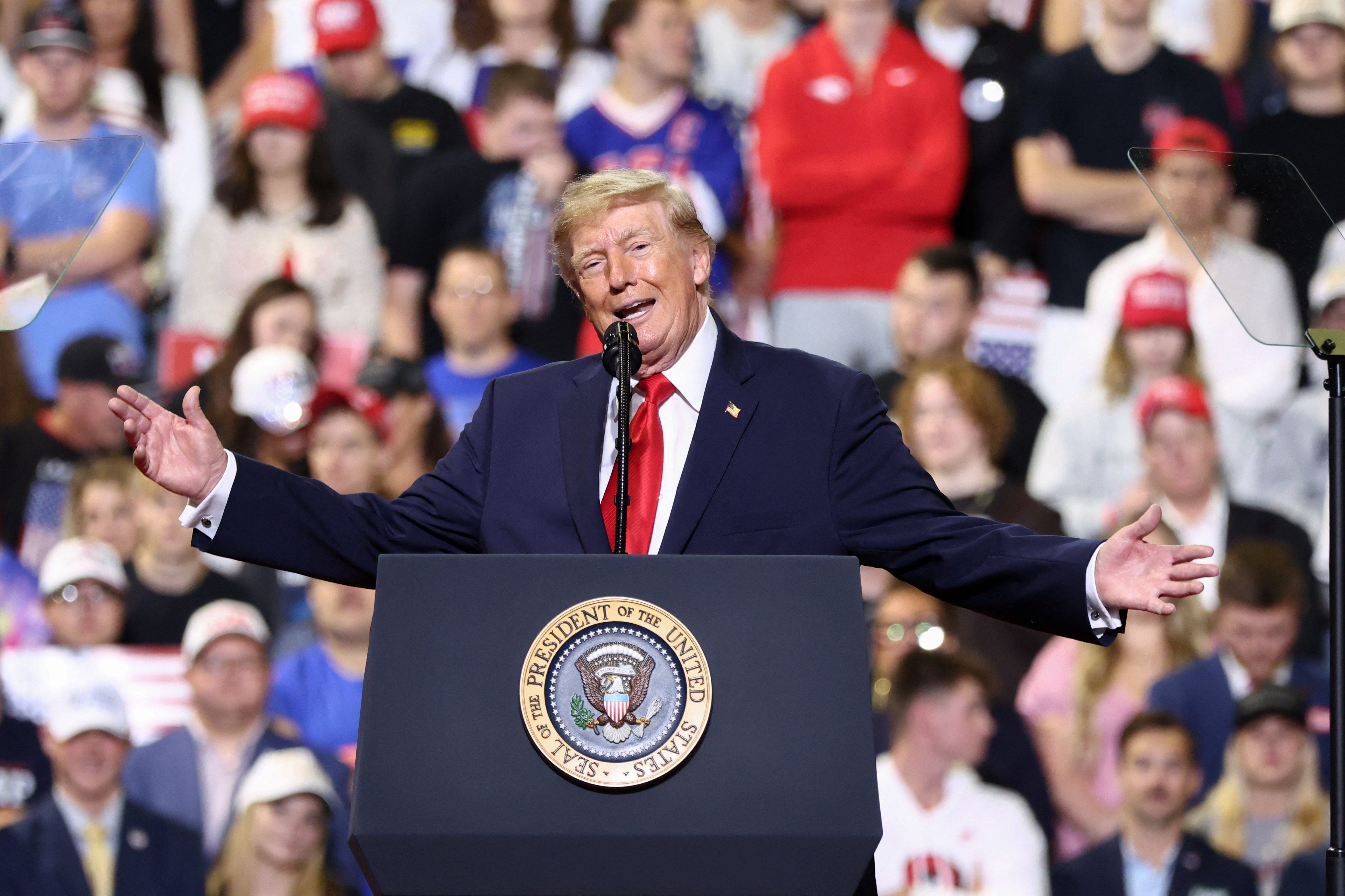 President Donald Trump rallies supporters in Youngstown - AOL