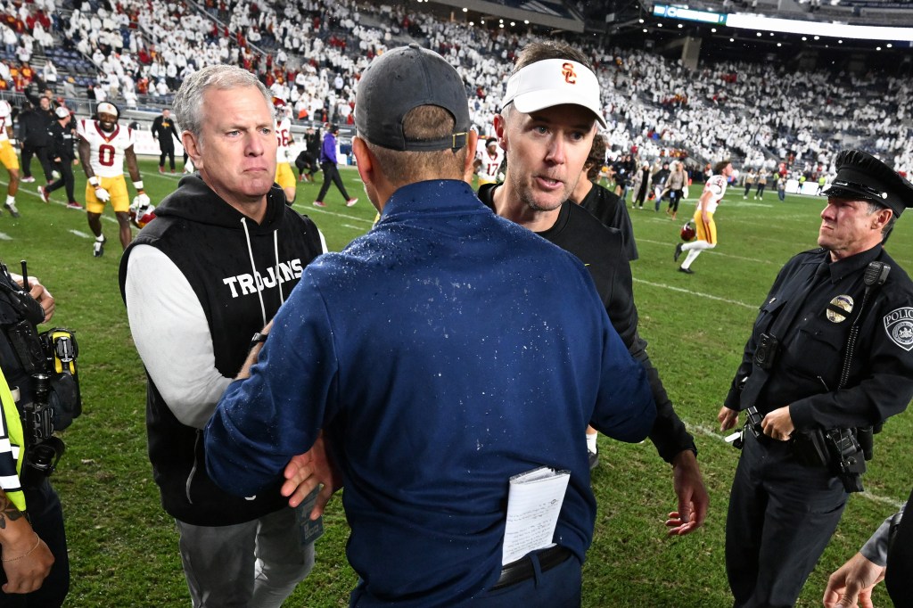 USC football has 3 pathways to CFP that could save Lincoln Riley - AOL