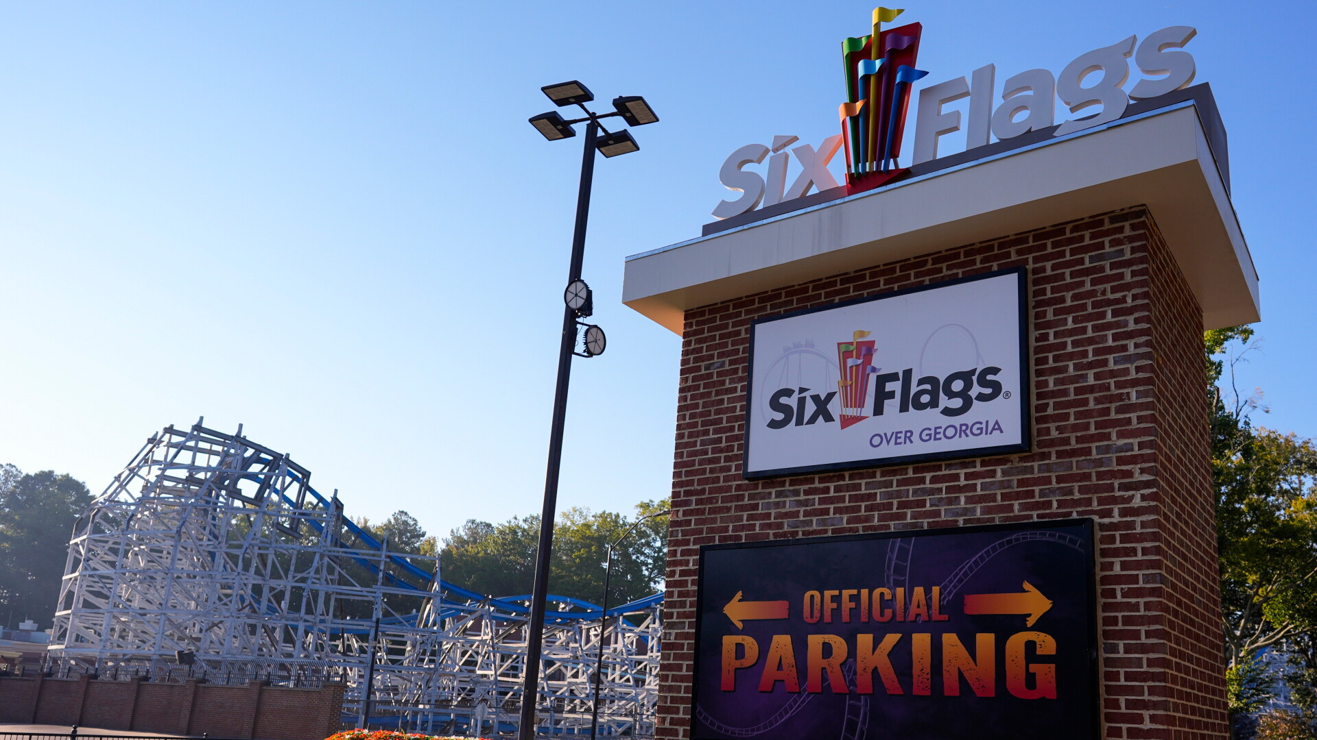 Police: Rider was ejected from Georgia roller coaster before falling to ...