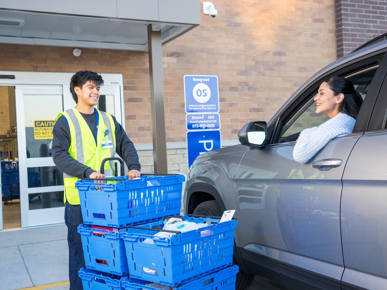 Walmart Just Announced a Big Change Ahead of the Holiday Season - AOL